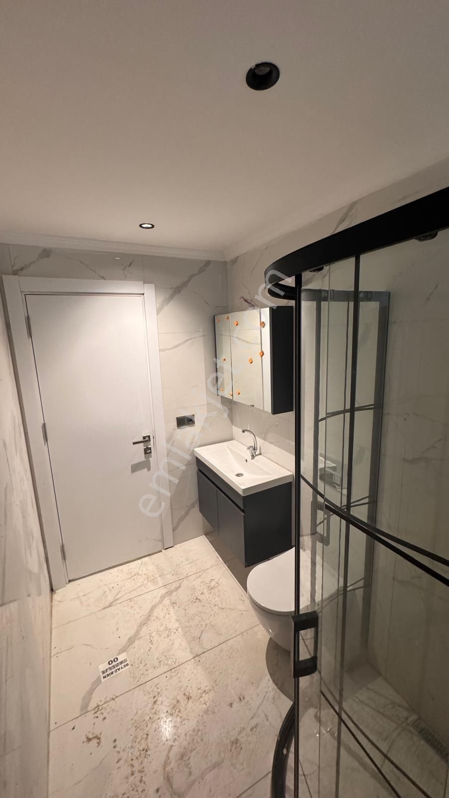 Remax Anı 'dan Çengelköy 'de Geniş Ve Ferah Satılık 3+1 Daire - Görsel 29