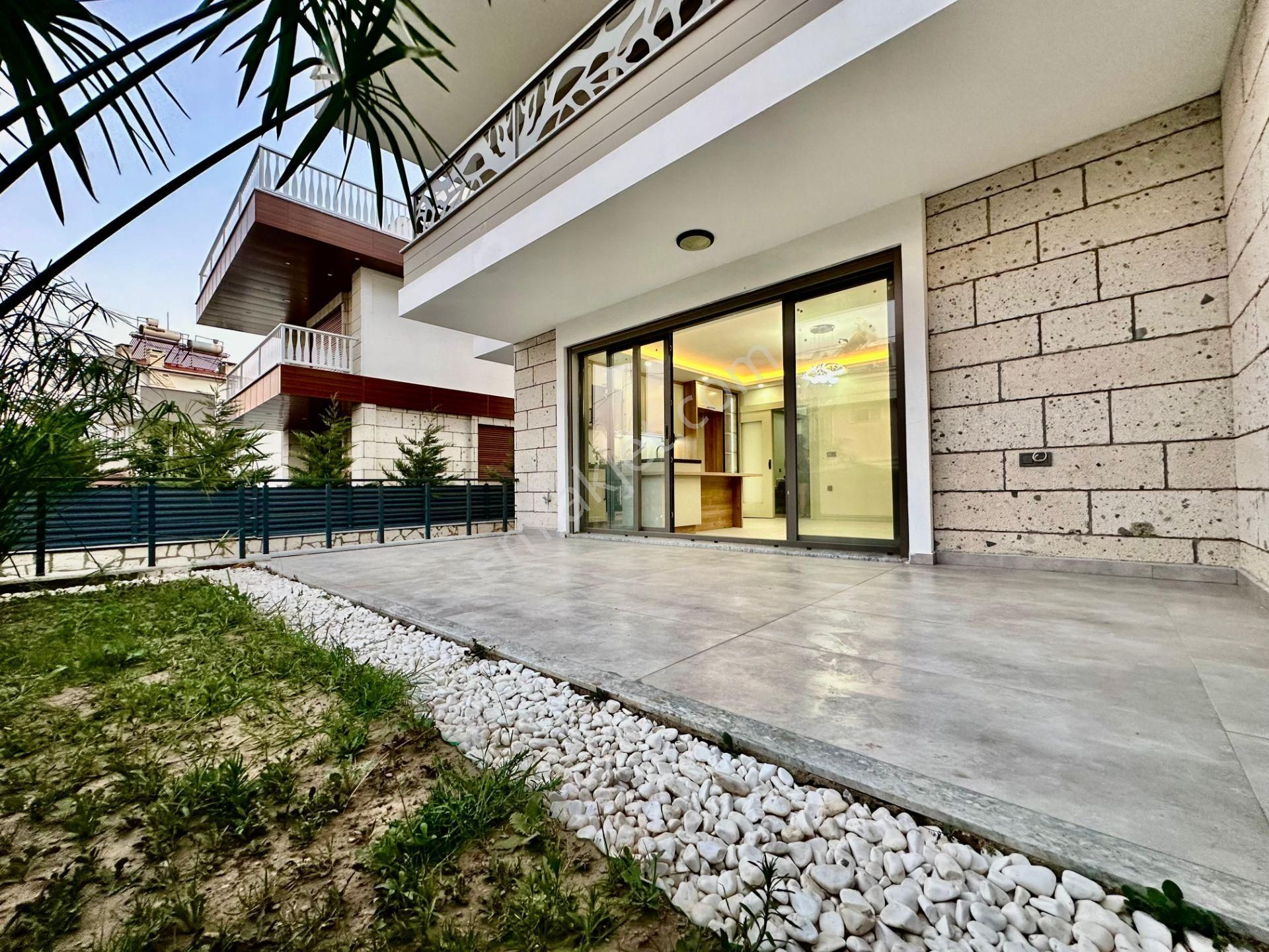 ✨akçay Ay Emlaktan✨narlı'da Yolun Altında Deniz Ve Dağ Çift Mutfak Manzaralı Teraslı 5+1 Lüks Villa - Görsel 4