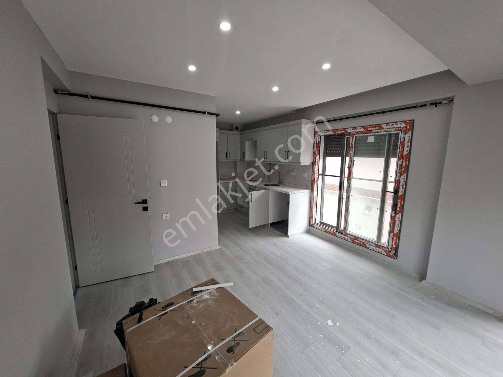 Güneş'ten Şirinyer Lisesi Nato Yakını 1+1 50m Balkon Asansör A.mutfak