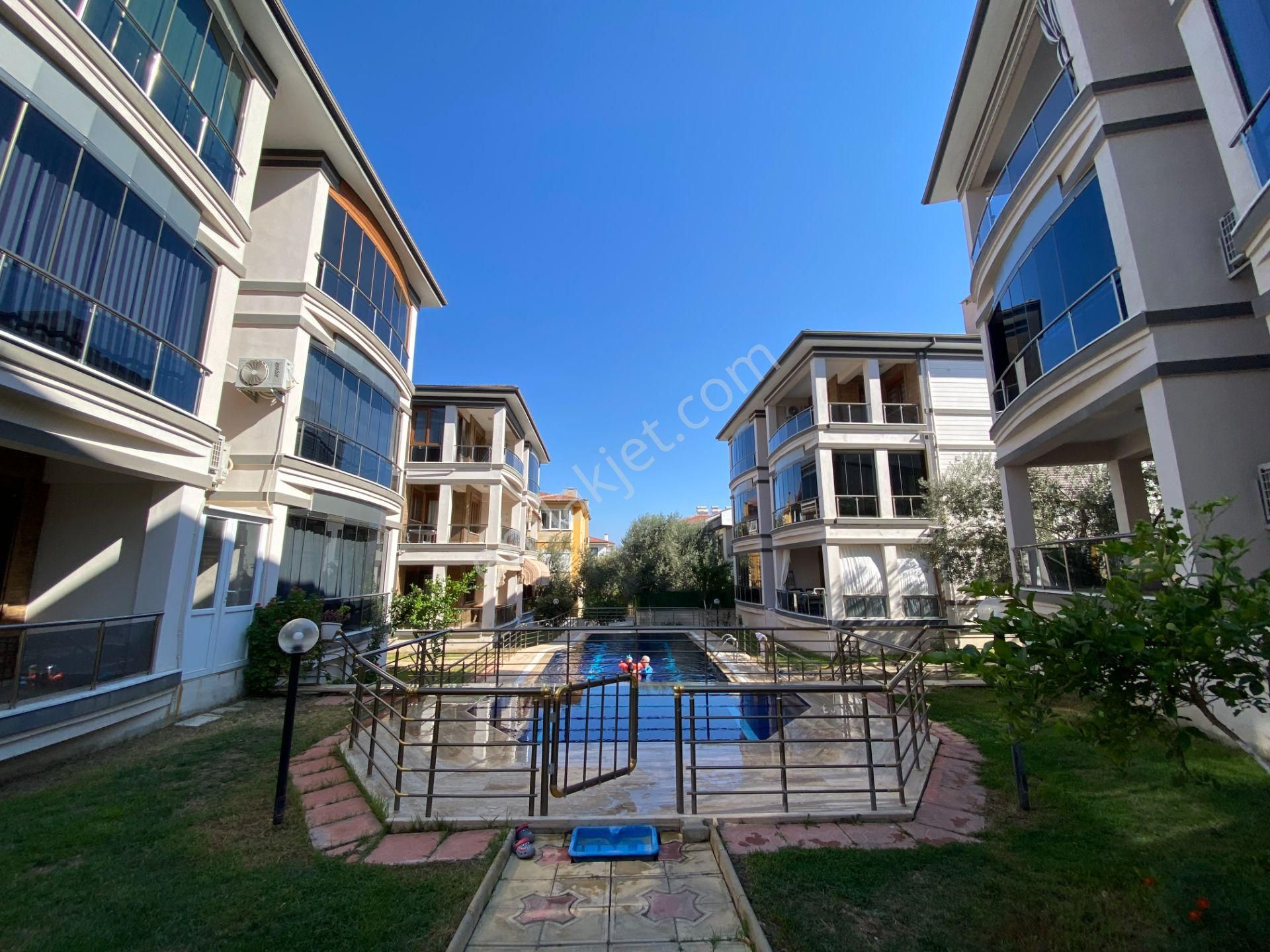 Altınoluk İlkbahar Emlak,tan Havuzlu Site İçinde Satılık Daire - Görsel 2