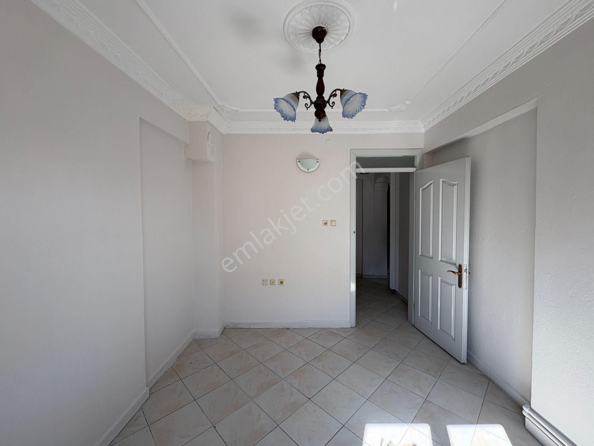 Milas Cumhuriyet Mahallesinde 3+1 Doğalgazlı Kiralık Daire - Görsel 9