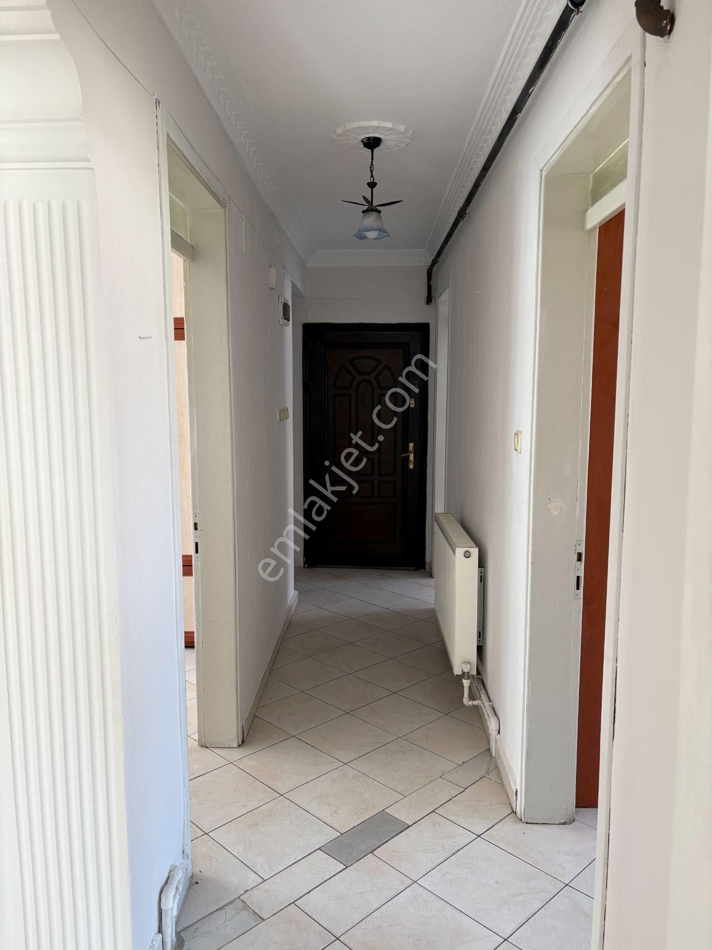 Milas Cumhuriyet Mahallesinde 3+1 Doğalgazlı Kiralık Daire - Görsel 13