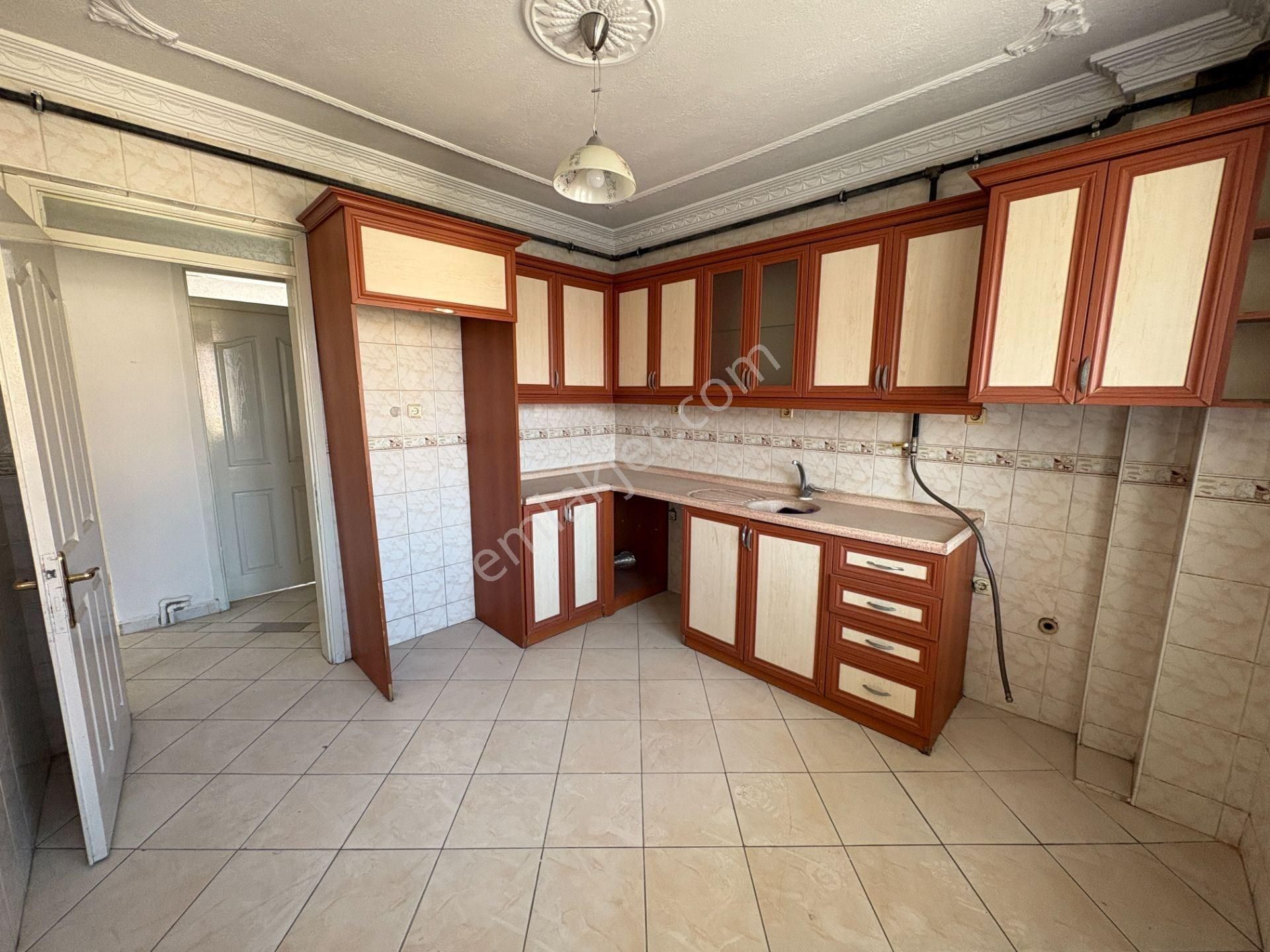 Milas Cumhuriyet Mahallesinde 3+1 Doğalgazlı Kiralık Daire - Görsel 5