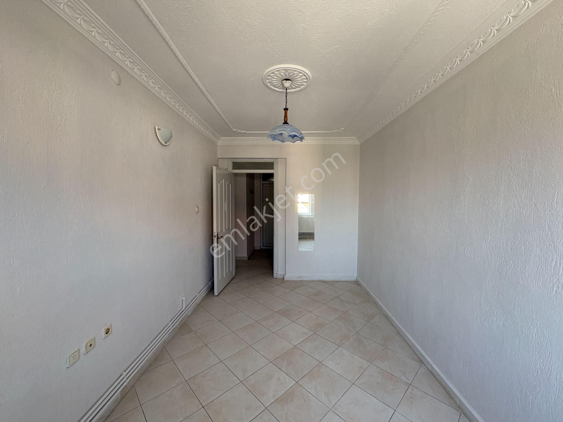 Milas Cumhuriyet Mahallesinde 3+1 Doğalgazlı Kiralık Daire - Görsel 8