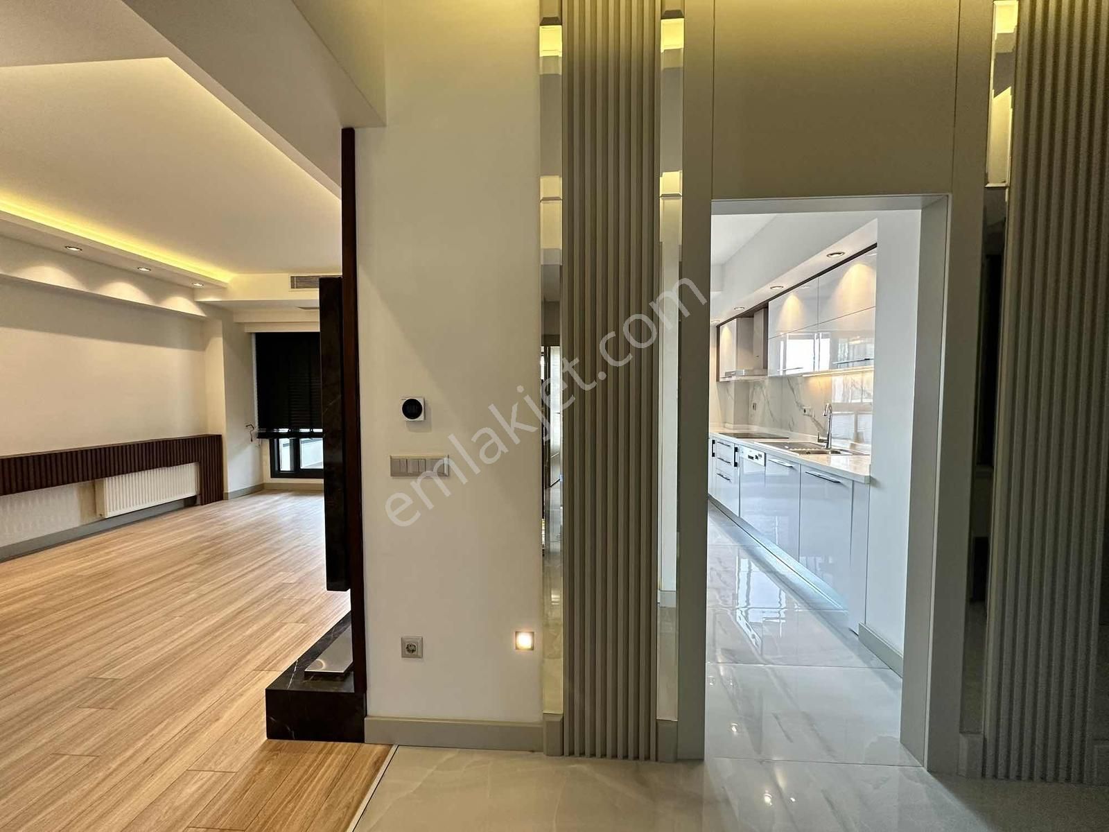 Park Yaşam Bornova'da Kiralık Çok Özel Mobilyalı Emsalsiz 3+1 - Görsel 32