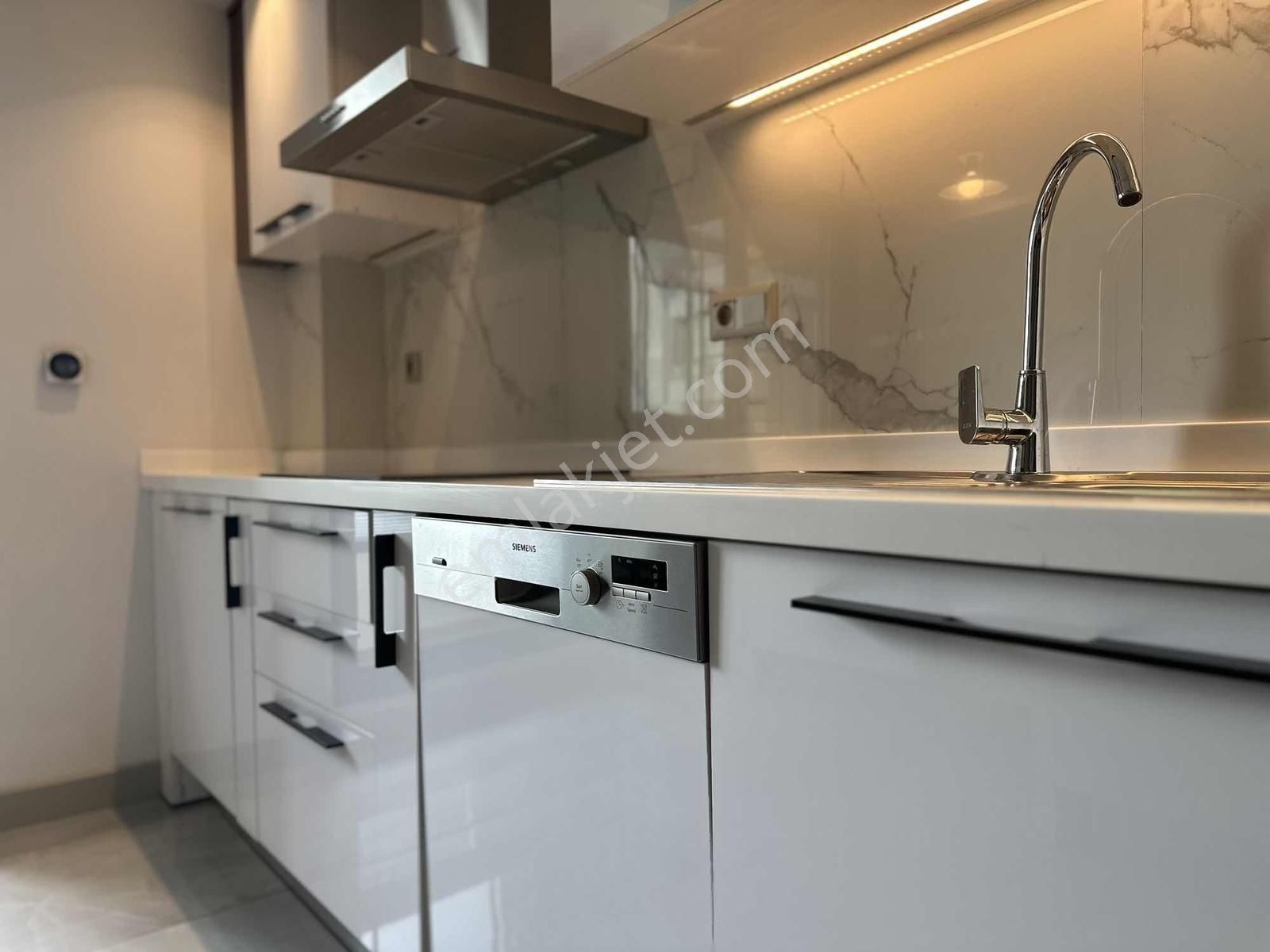 Park Yaşam Bornova'da Kiralık Çok Özel Mobilyalı Emsalsiz 3+1 - Görsel 31