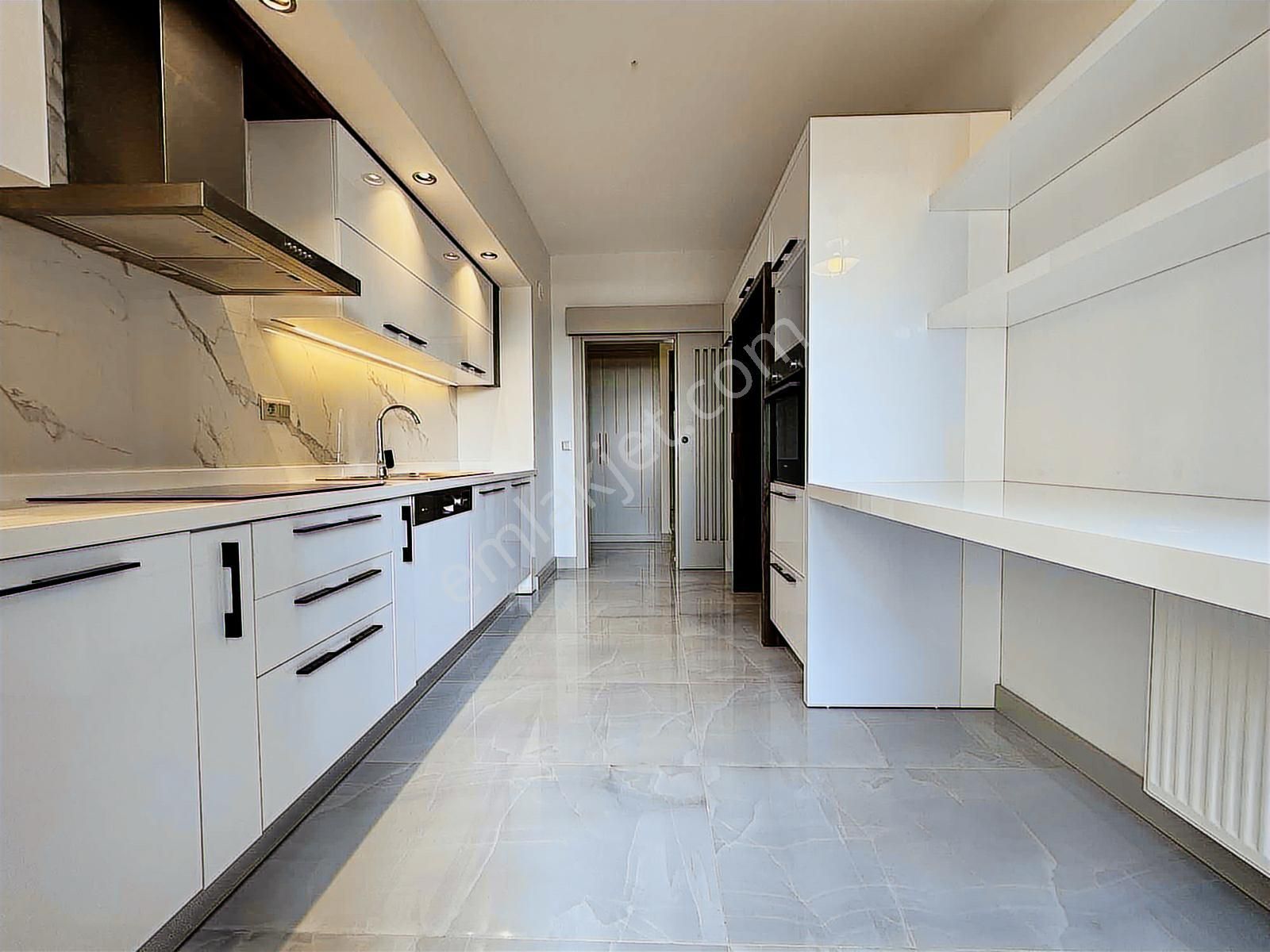 Park Yaşam Bornova'da Kiralık Çok Özel Mobilyalı Emsalsiz 3+1 - Görsel 5