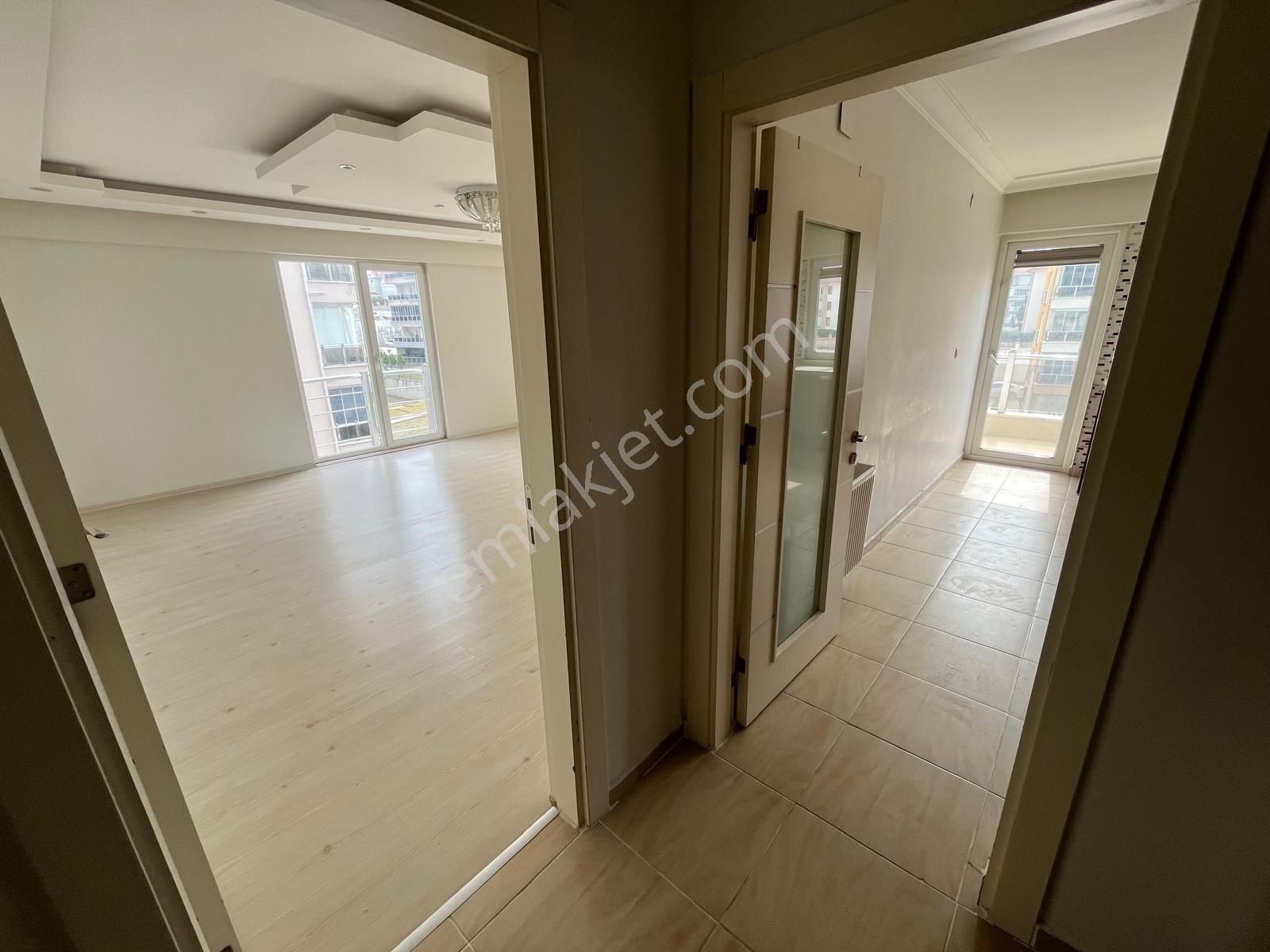 Roma' Dan Yeni Mahalle' De Site İçi Satılık Daireler - Görsel 13