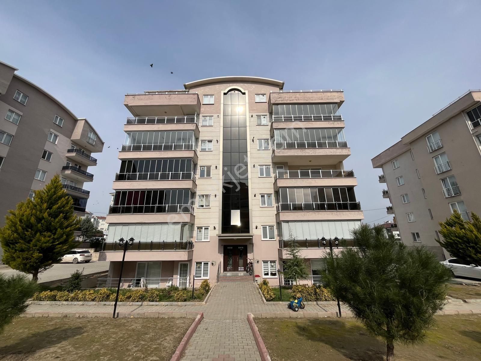 Roma' Dan Yeni Mahalle' De Site İçi Satılık Daireler - Görsel 2