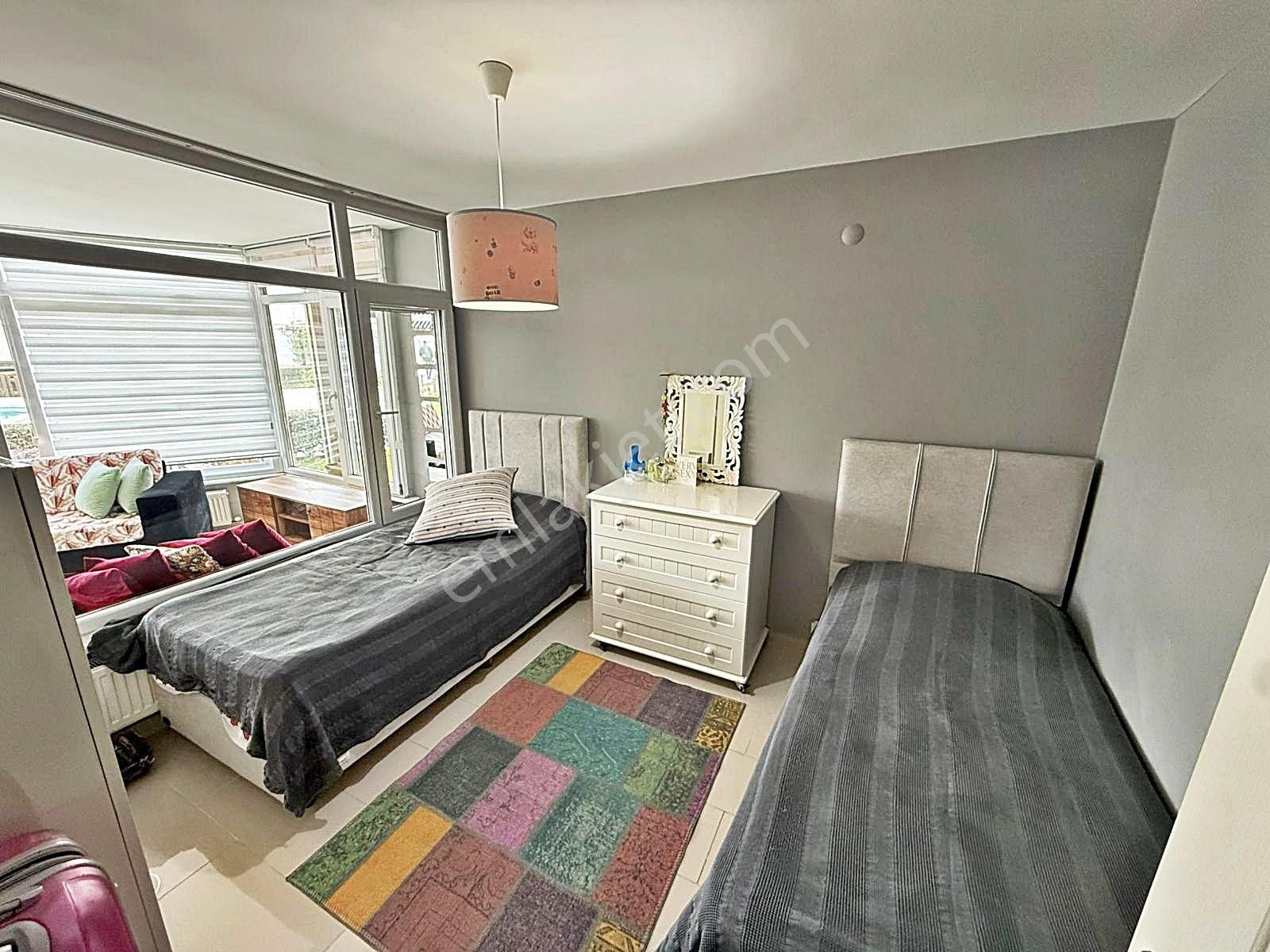 Büyükçekmece'de Denize Sıfır Eşyalı 2+1 Villa Daire !!! - Görsel 16