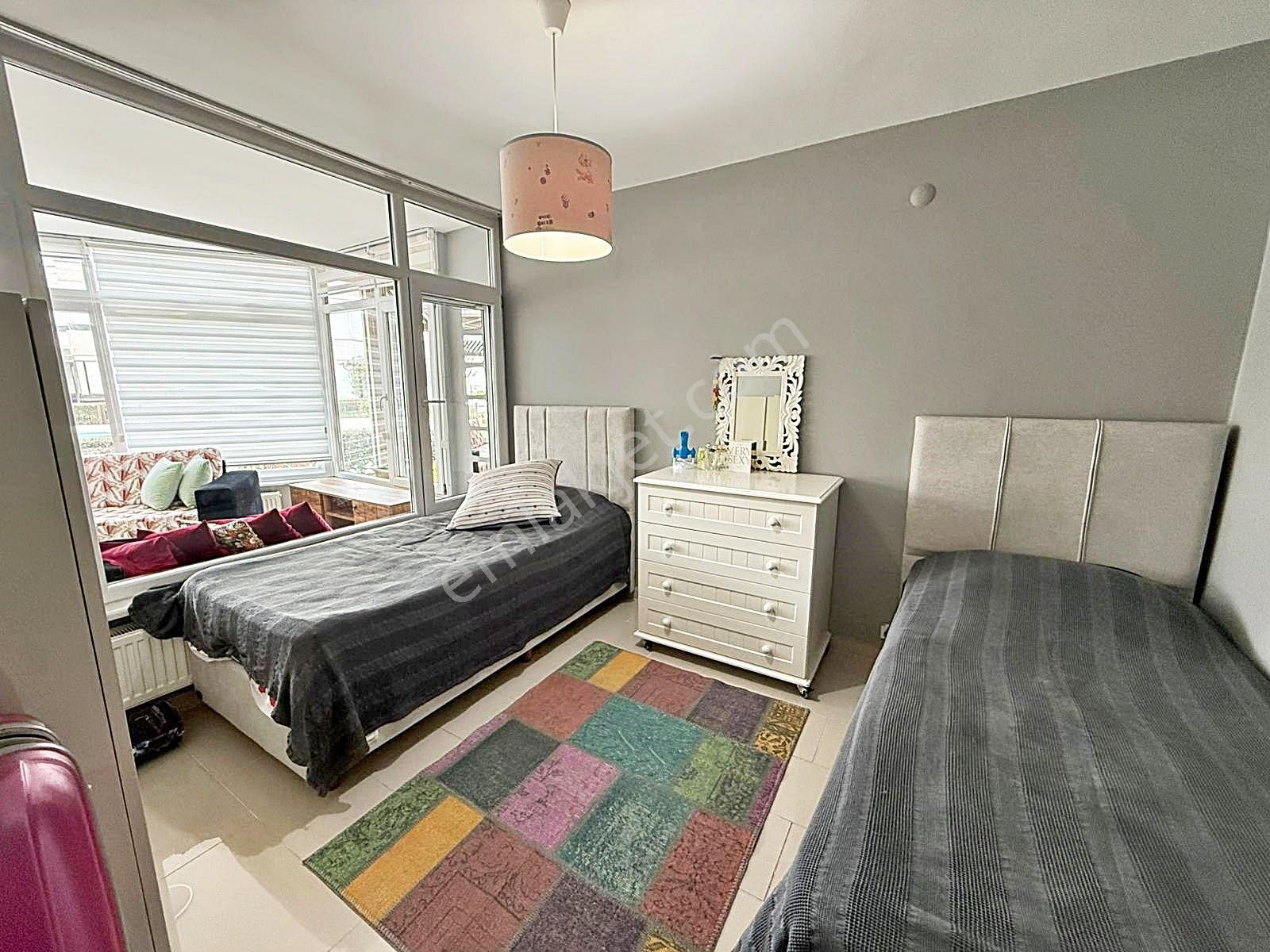 Büyükçekmece'de Denize Sıfır Eşyalı 2+1 Villa Daire !!! - Görsel 20