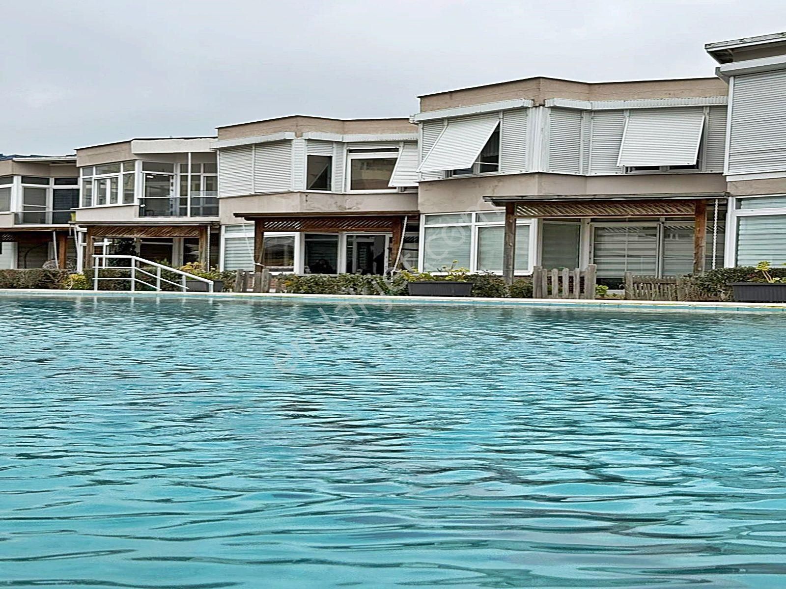 Büyükçekmece'de Denize Sıfır Eşyalı 2+1 Villa Daire !!! - Görsel 26