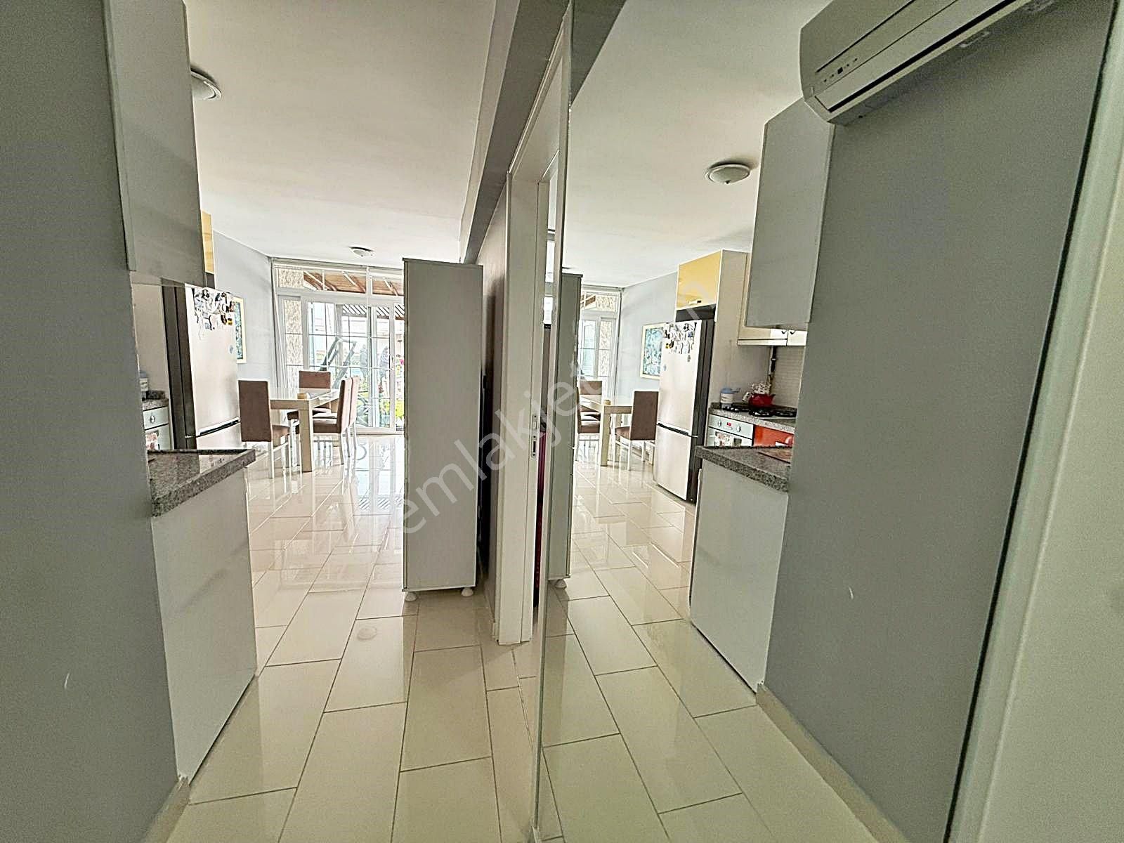 Büyükçekmece'de Denize Sıfır Eşyalı 2+1 Villa Daire !!! - Görsel 17