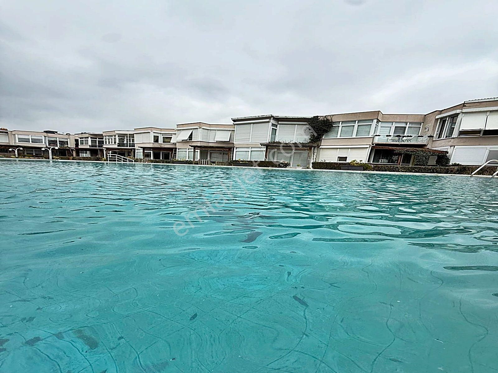 Büyükçekmece'de Denize Sıfır Eşyalı 2+1 Villa Daire !!! - Görsel 24