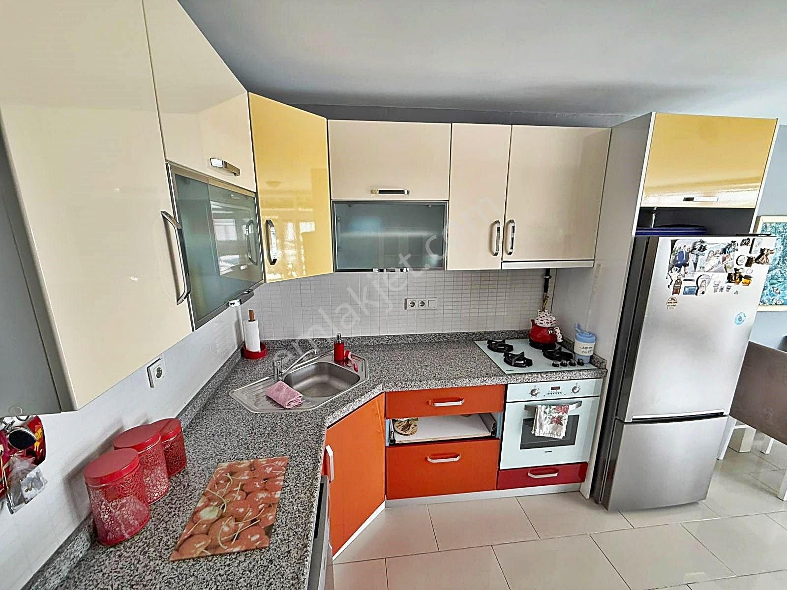 Büyükçekmece'de Denize Sıfır Eşyalı 2+1 Villa Daire !!! - Görsel 13