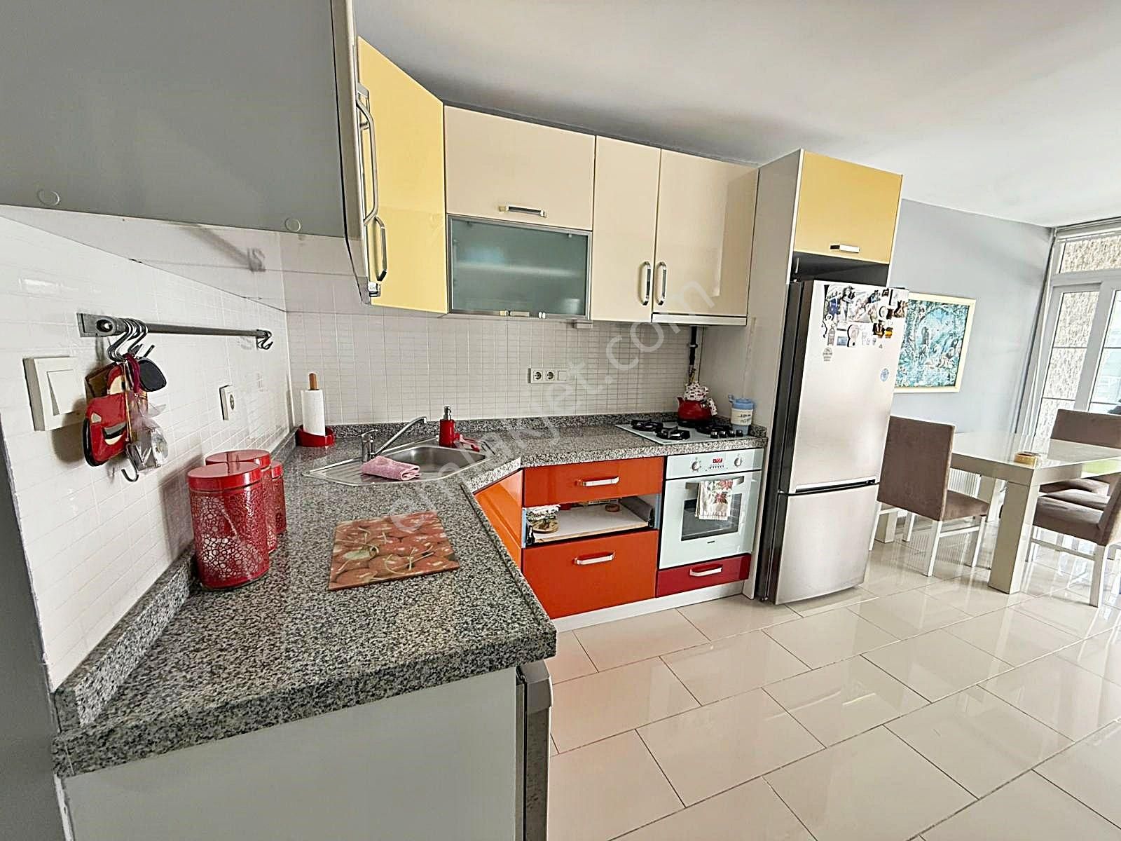 Büyükçekmece'de Denize Sıfır Eşyalı 2+1 Villa Daire !!! - Görsel 6