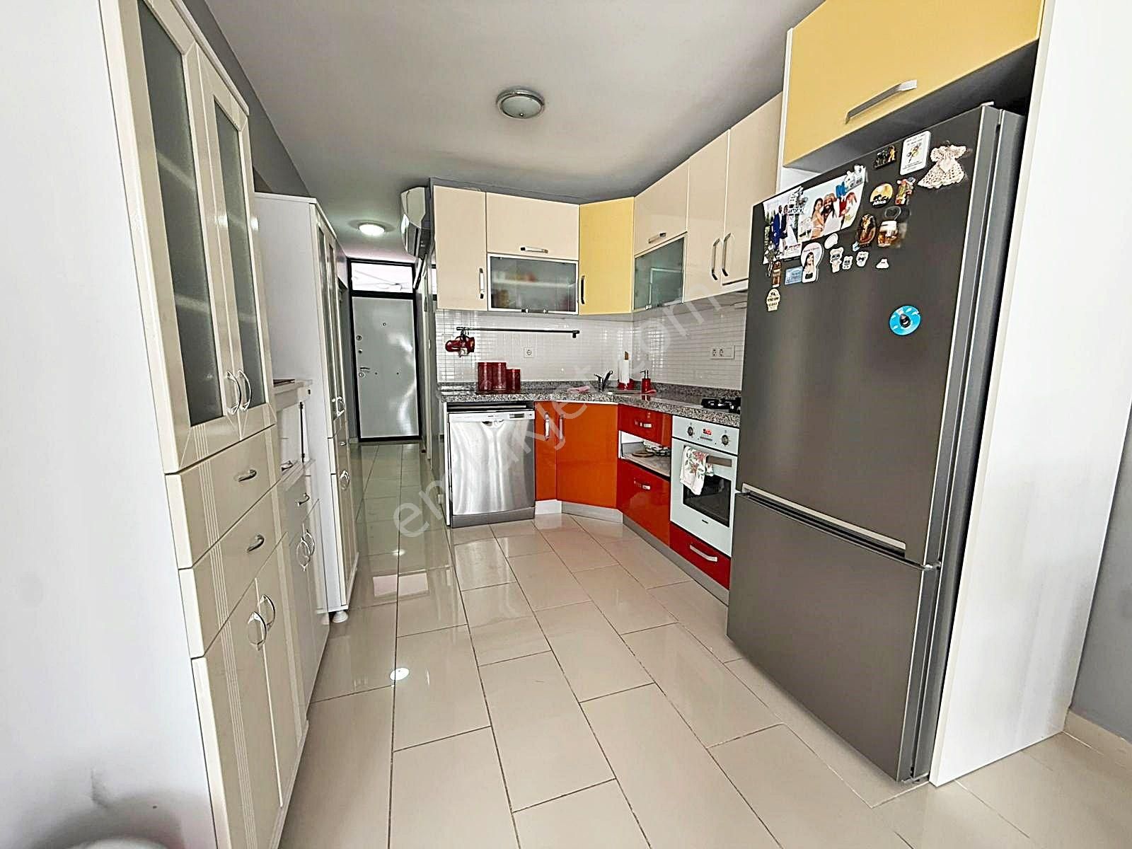 Büyükçekmece'de Denize Sıfır Eşyalı 2+1 Villa Daire !!! - Görsel 15