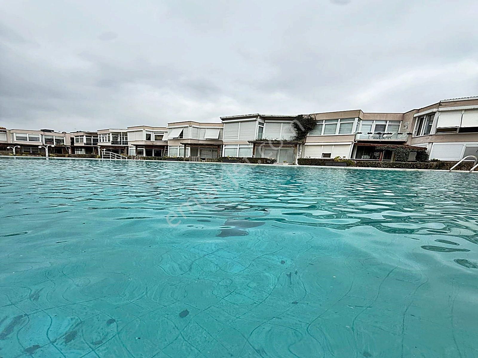 Büyükçekmece'de Denize Sıfır Eşyalı 2+1 Villa Daire !!! - Görsel 28