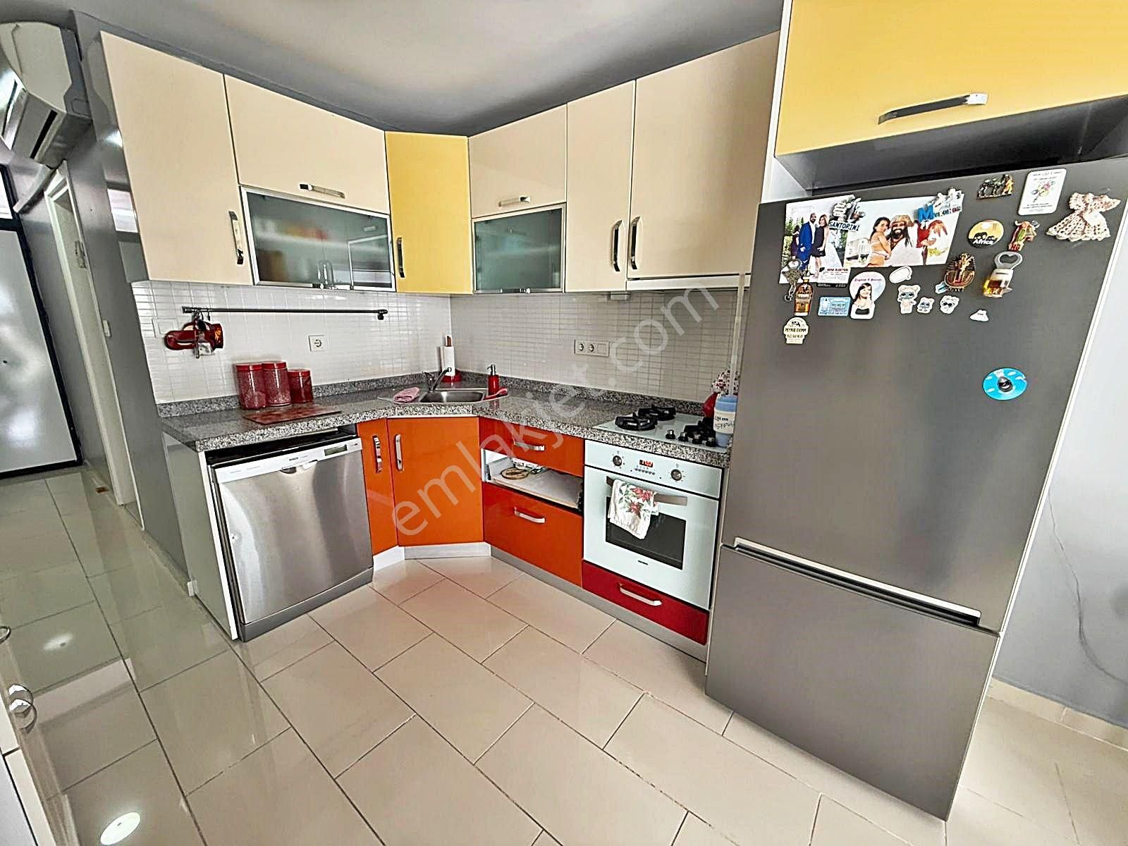 Büyükçekmece'de Denize Sıfır Eşyalı 2+1 Villa Daire !!! - Görsel 11