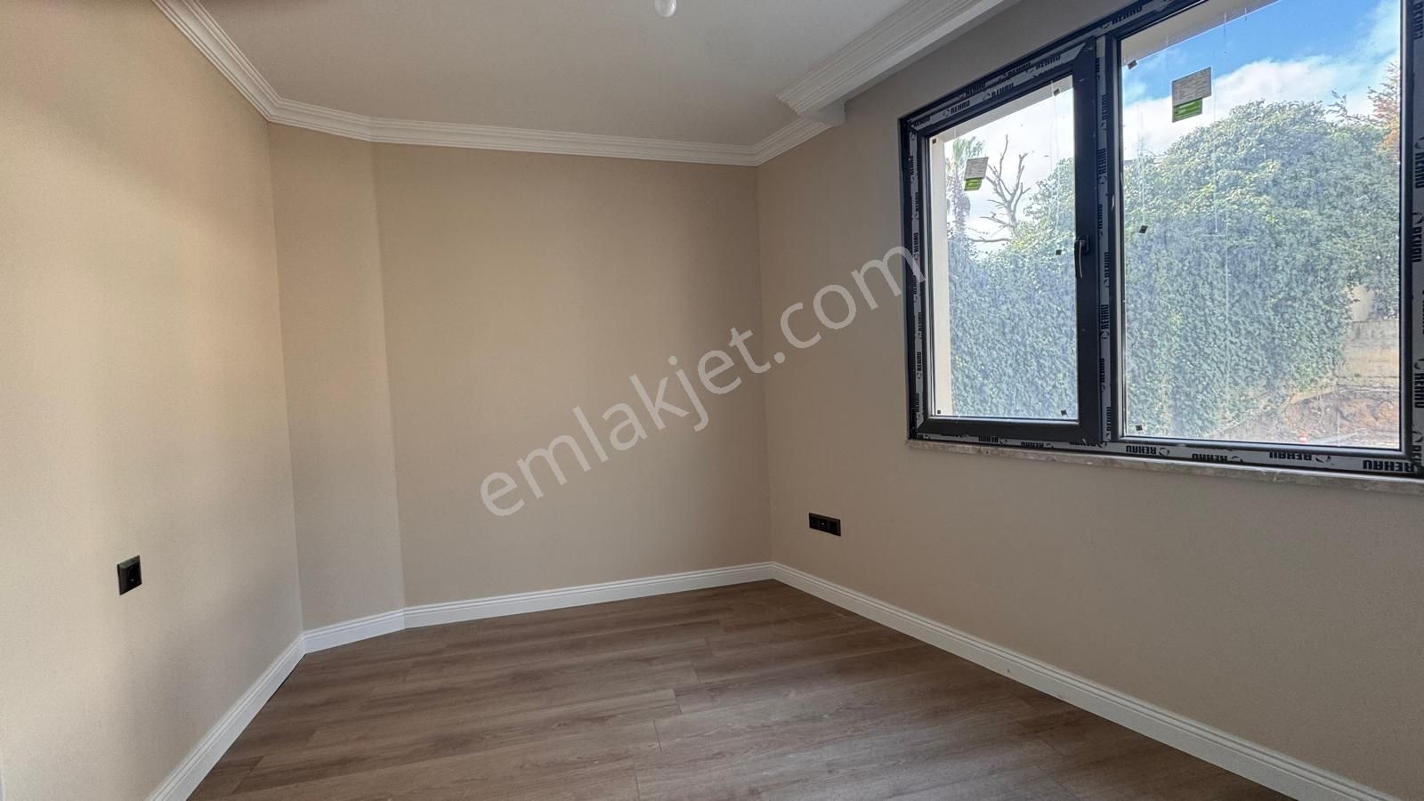 Remax Anı 'dan Çengelköy 'de Geniş Ve Ferah Satılık 4+1 Daire - Görsel 25