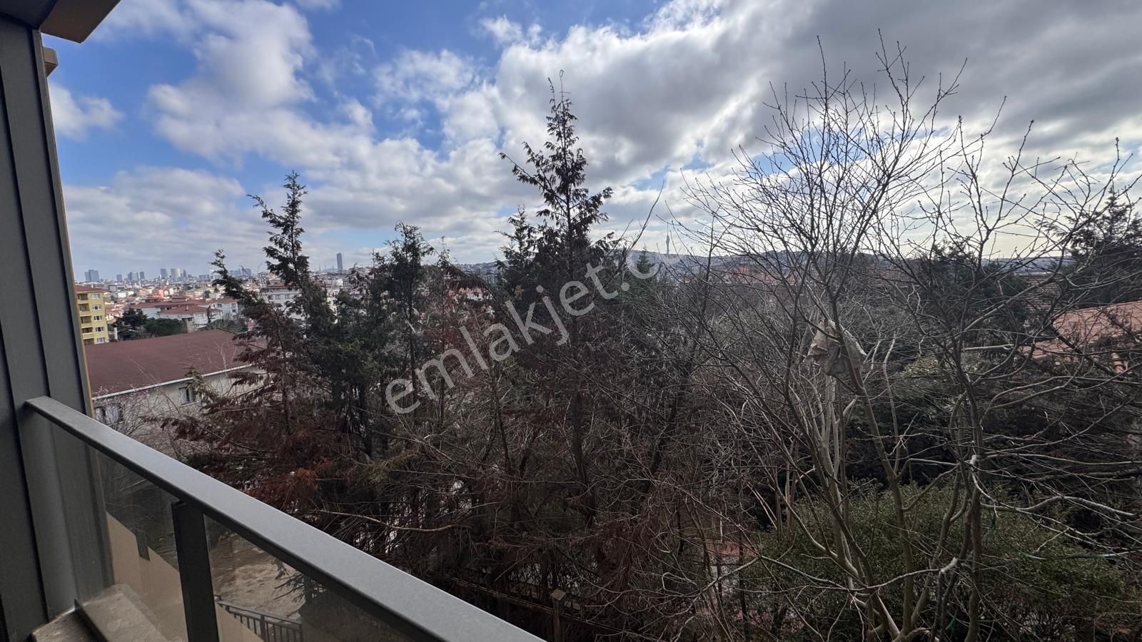 Remax Anı 'dan Çengelköy 'de Geniş Ve Ferah Satılık 4+1 Daire - Görsel 8