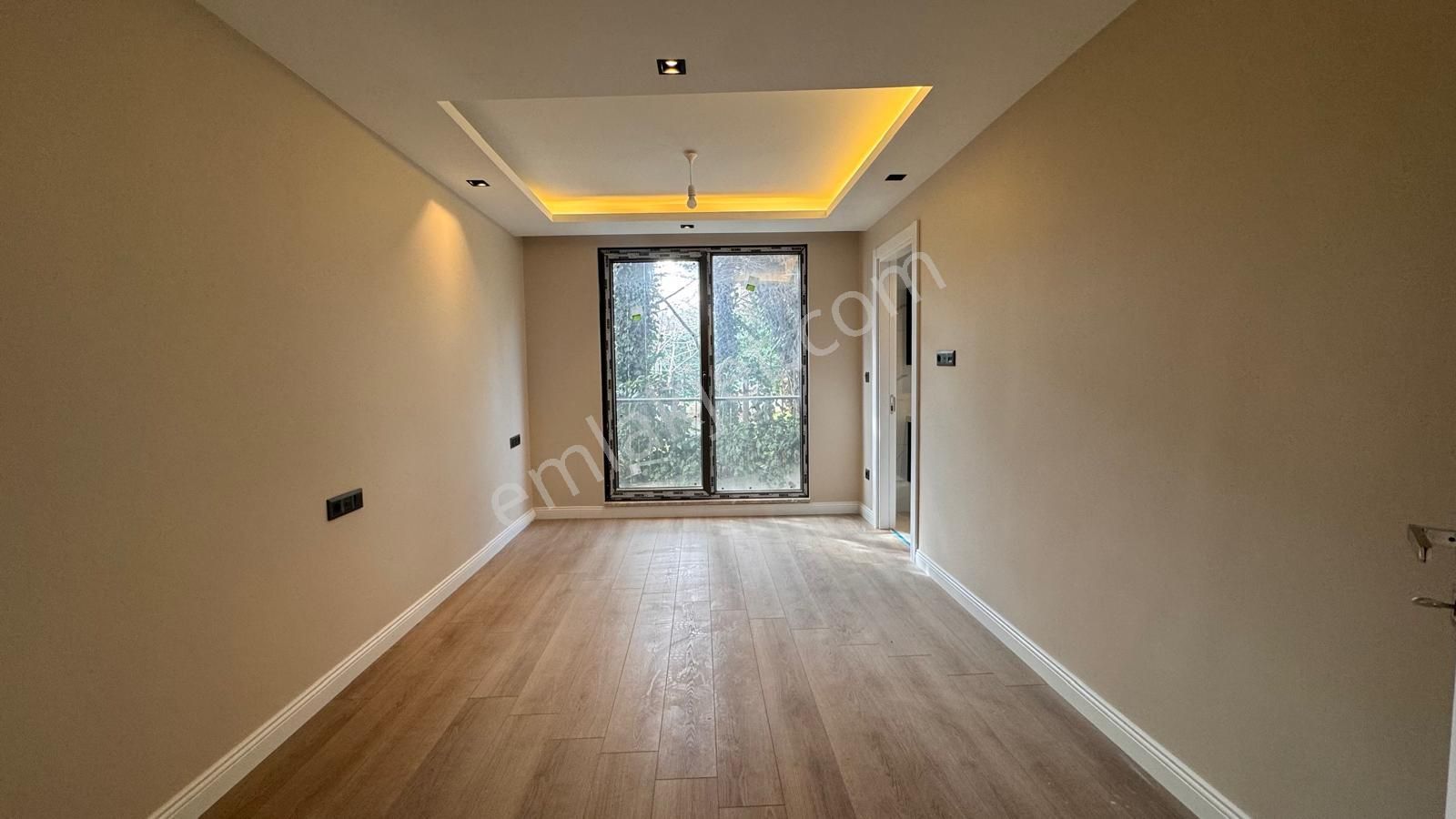 Remax Anı 'dan Çengelköy 'de Geniş Ve Ferah Satılık 4+1 Daire - Görsel 16