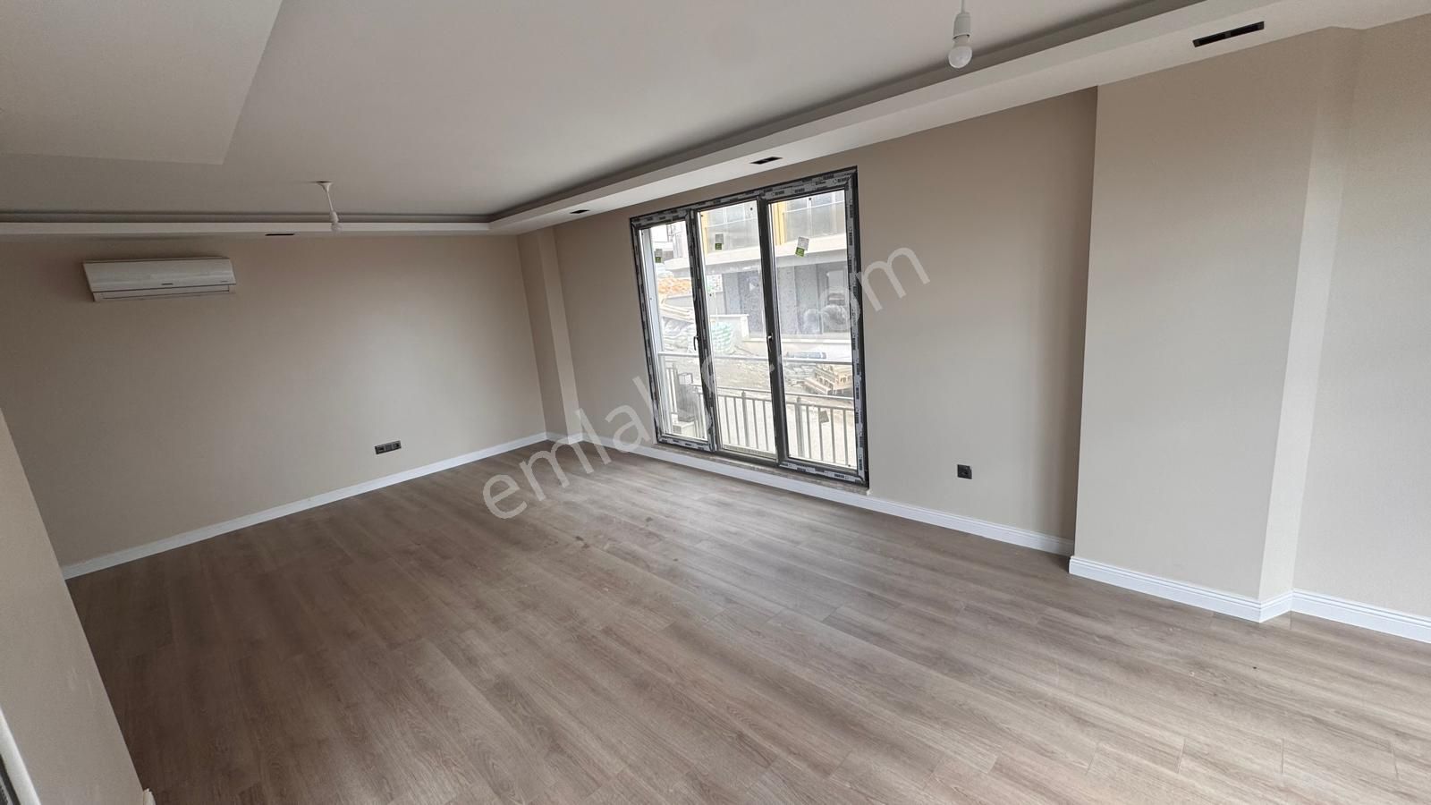 Remax Anı 'dan Çengelköy 'de Geniş Ve Ferah Satılık 4+1 Daire - Görsel 3