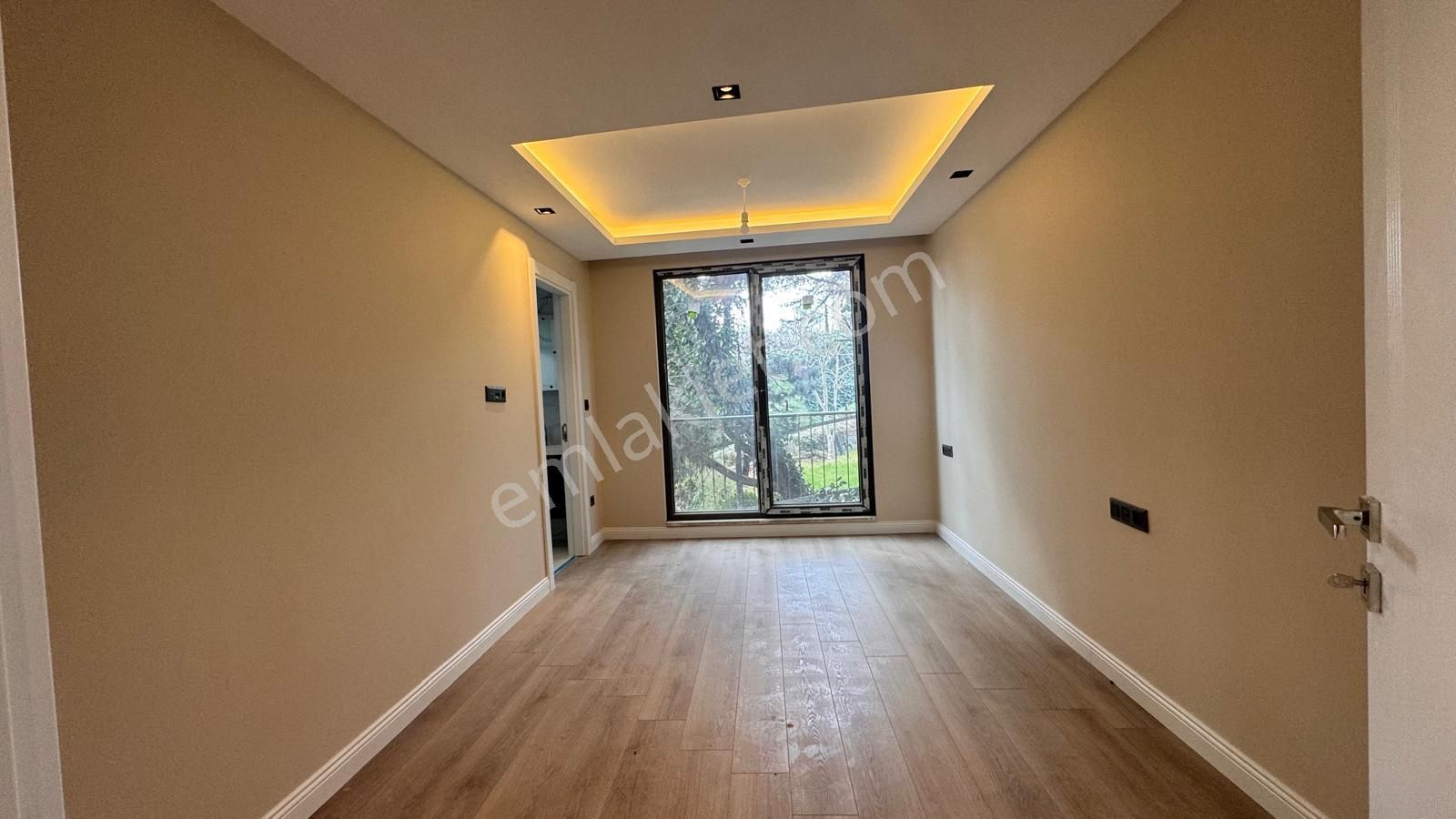 Remax Anı 'dan Çengelköy 'de Geniş Ve Ferah Satılık 4+1 Daire - Görsel 20