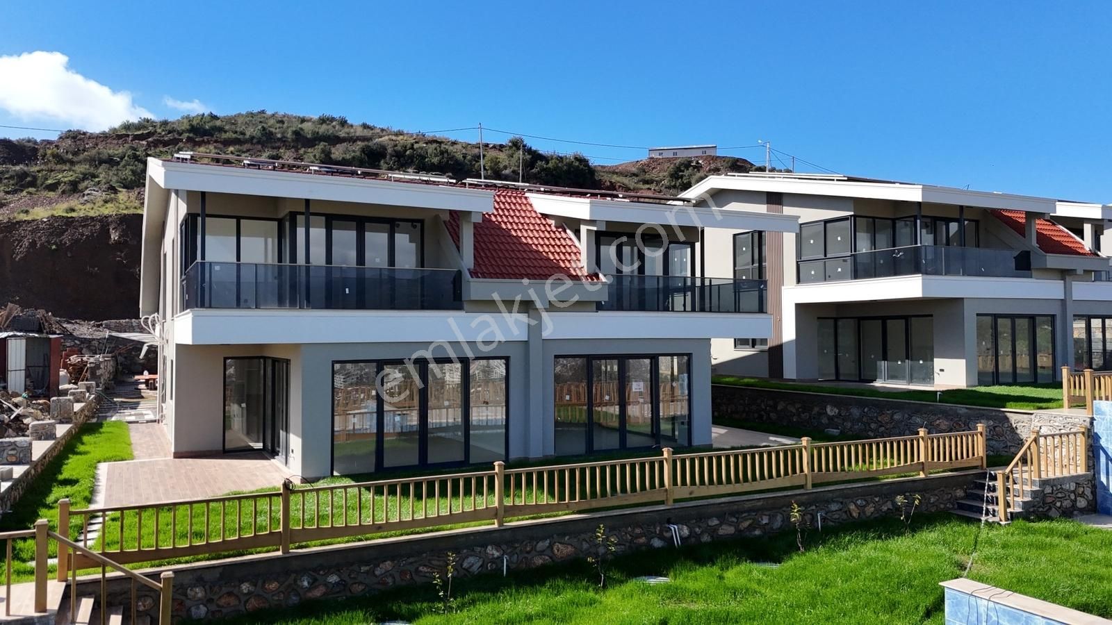 Doğa, Manzara Ve Konforun Buluştuğu Özel Tasarım 4+1 Lüks Vılla