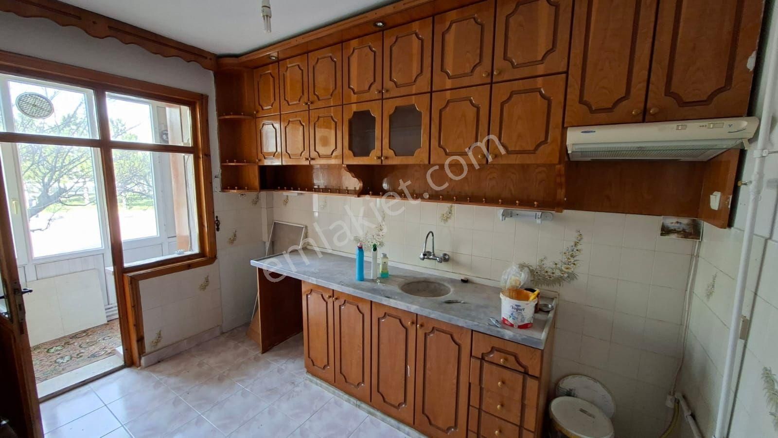 Barış Caddesine Yakın Bakımlı Satılık 3+1 Daire - Görsel 24