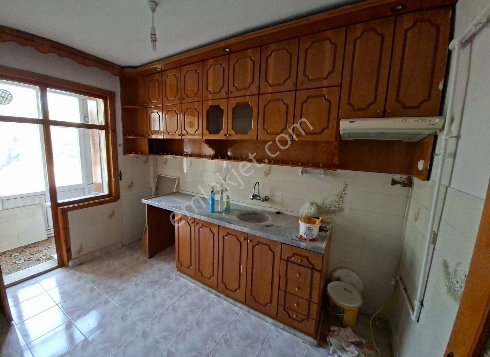 Barış Caddesine Yakın Bakımlı Satılık 3+1 Daire - Görsel 6