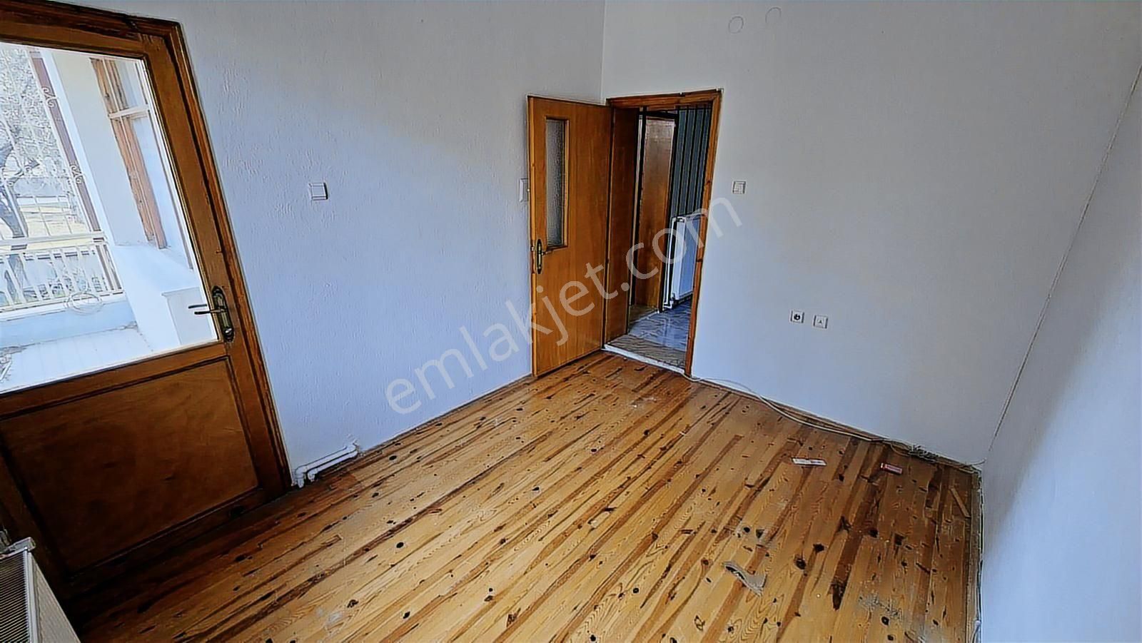 Barış Caddesine Yakın Bakımlı Satılık 3+1 Daire - Görsel 5