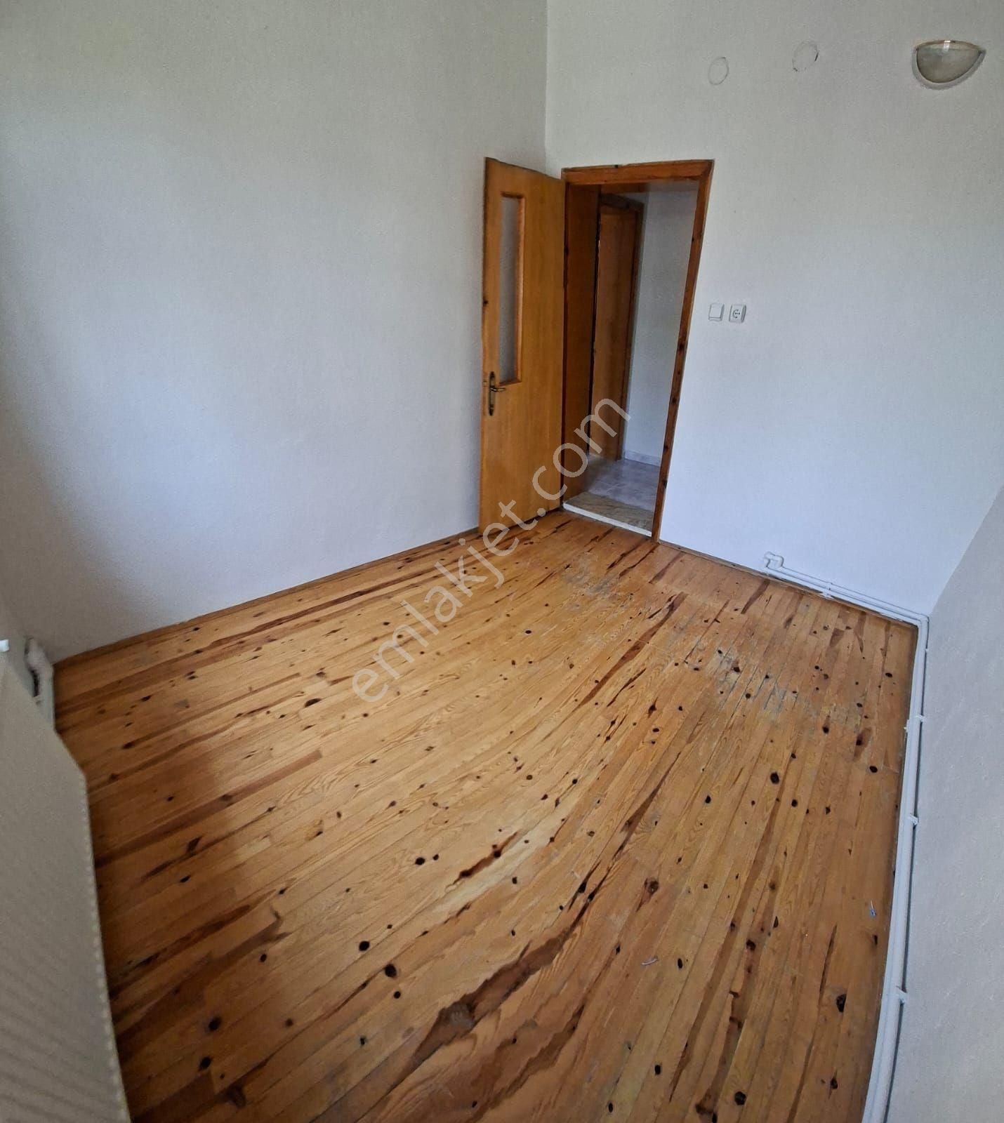 Barış Caddesine Yakın Bakımlı Satılık 3+1 Daire - Görsel 32