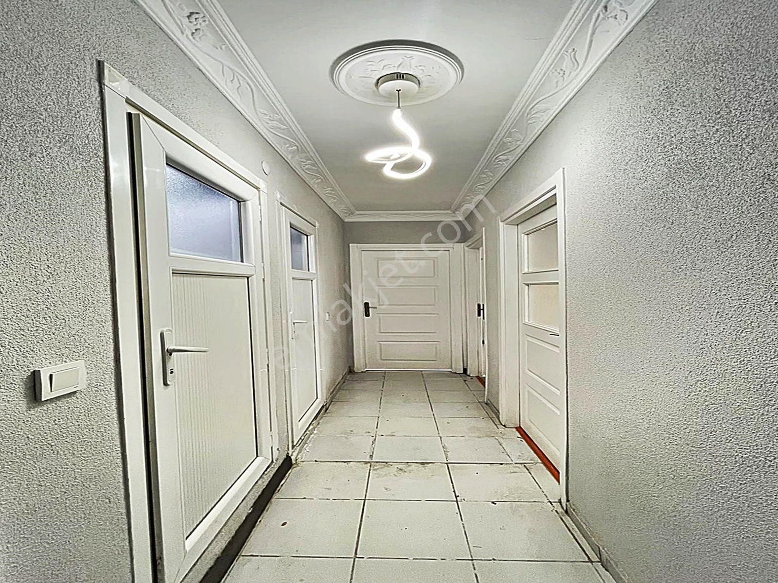 Şahane'den Merkezi Konumda Acil Satılık 2+1 Bahçe Katı !!! - Görsel 35