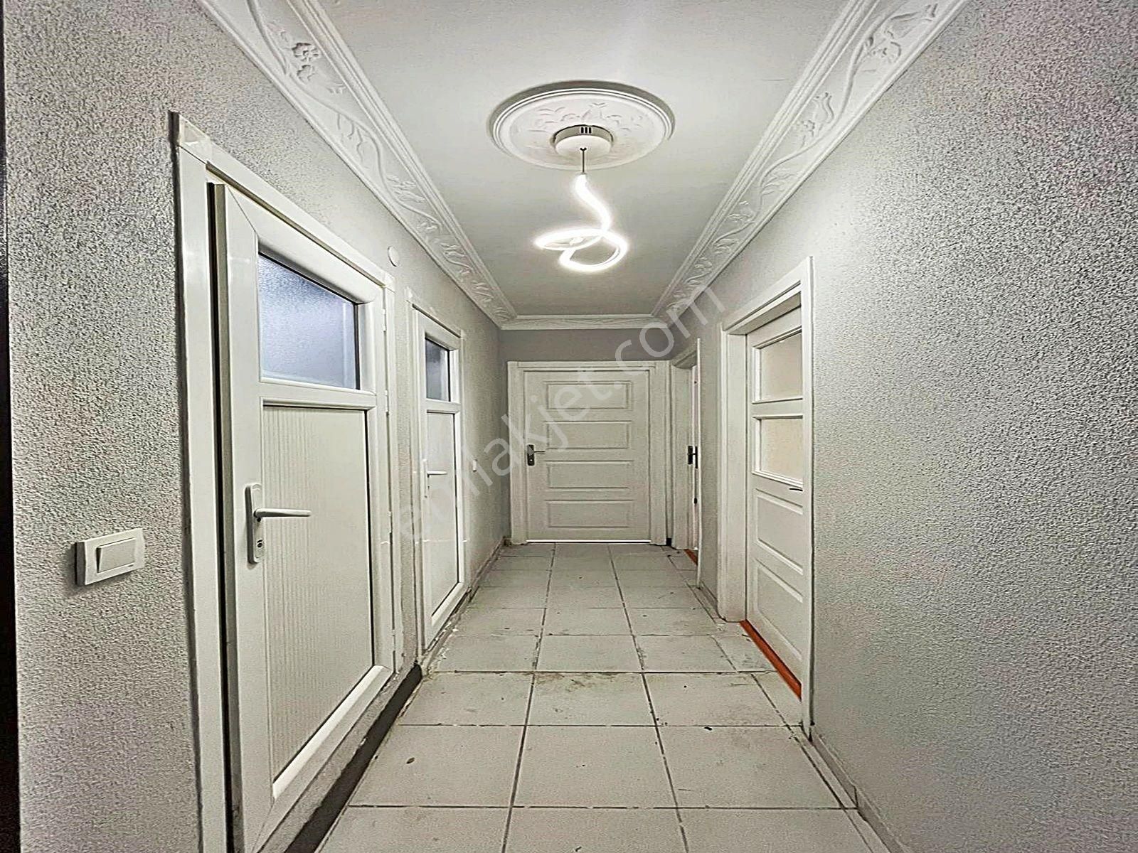 Şahane'den Merkezi Konumda Acil Satılık 2+1 Bahçe Katı !!! - Görsel 9