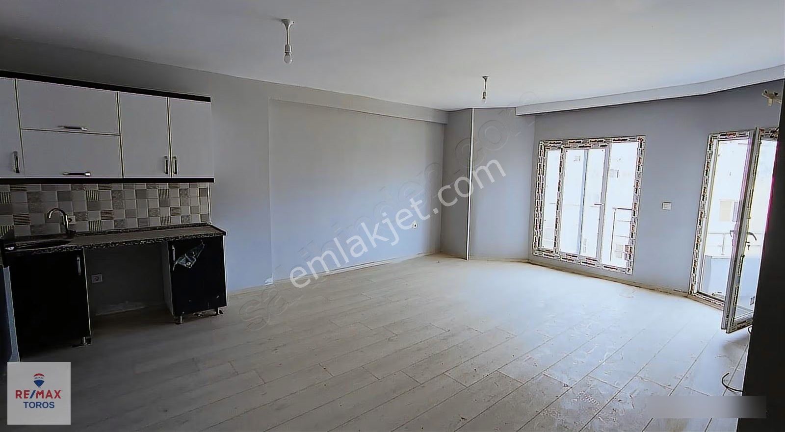 Remax Toros'tan Limonlu'da Denize Yakın 3+1 Fırsat Daire - Görsel 28