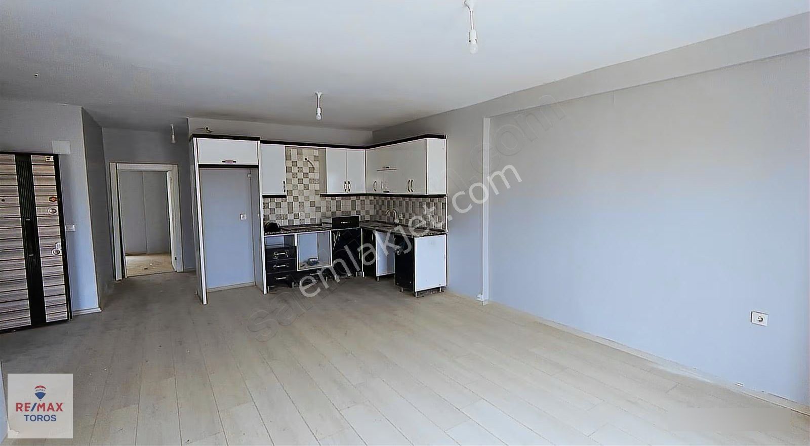 Remax Toros'tan Limonlu'da Denize Yakın 3+1 Fırsat Daire - Görsel 8