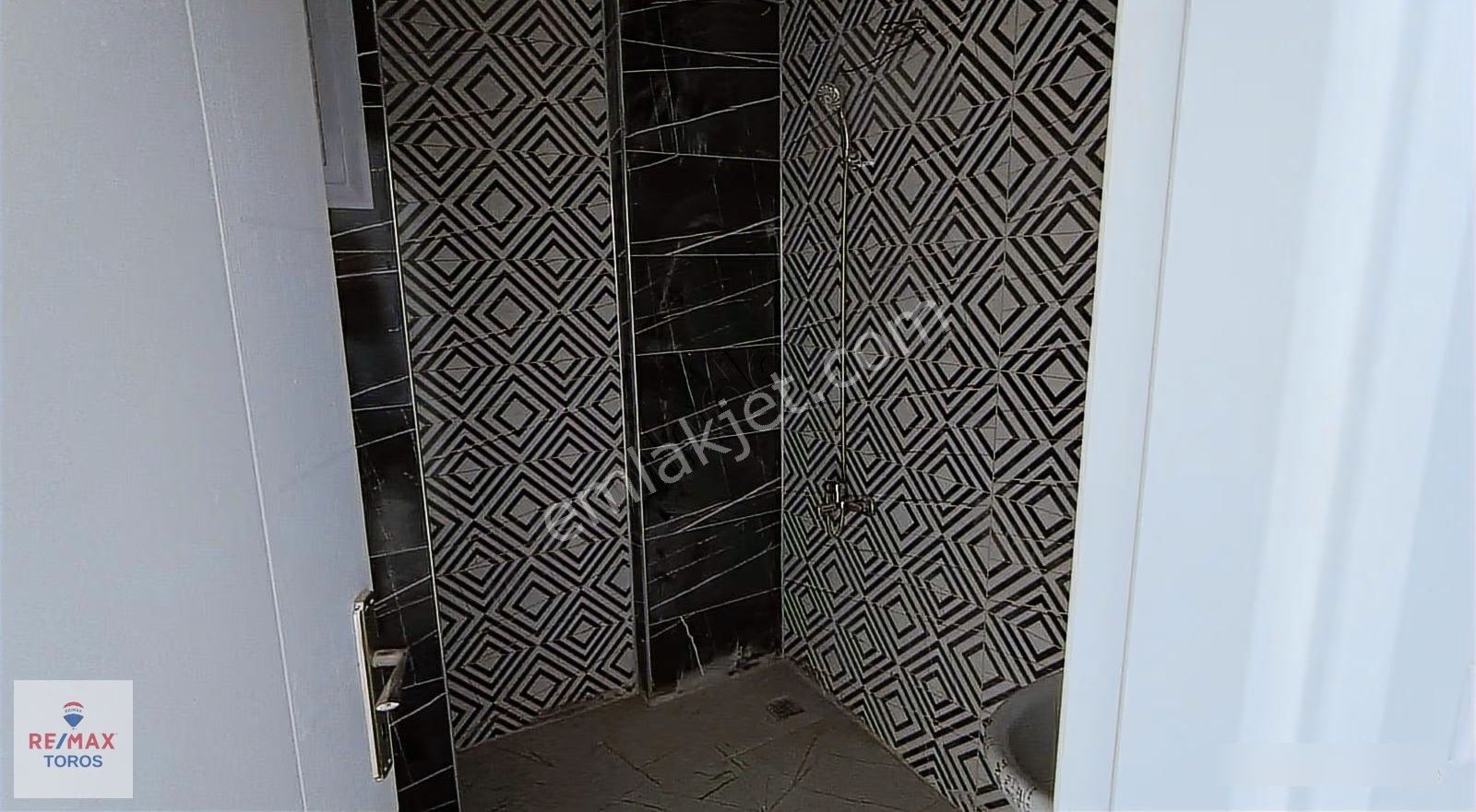 Remax Toros'tan Limonlu'da Denize Yakın 3+1 Fırsat Daire - Görsel 15