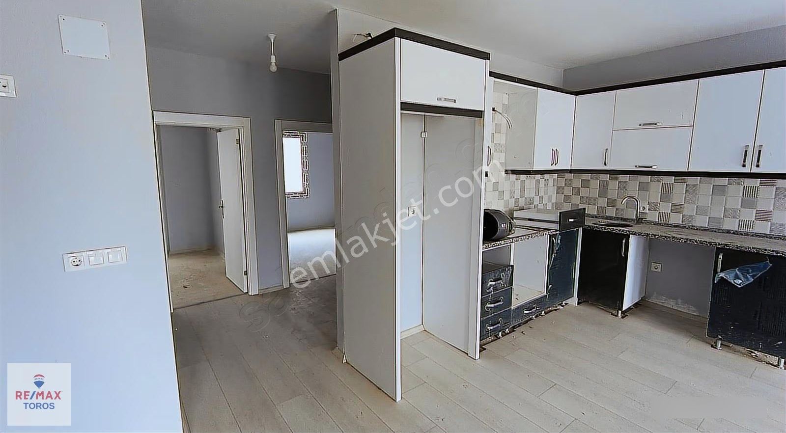 Remax Toros'tan Limonlu'da Denize Yakın 3+1 Fırsat Daire - Görsel 24