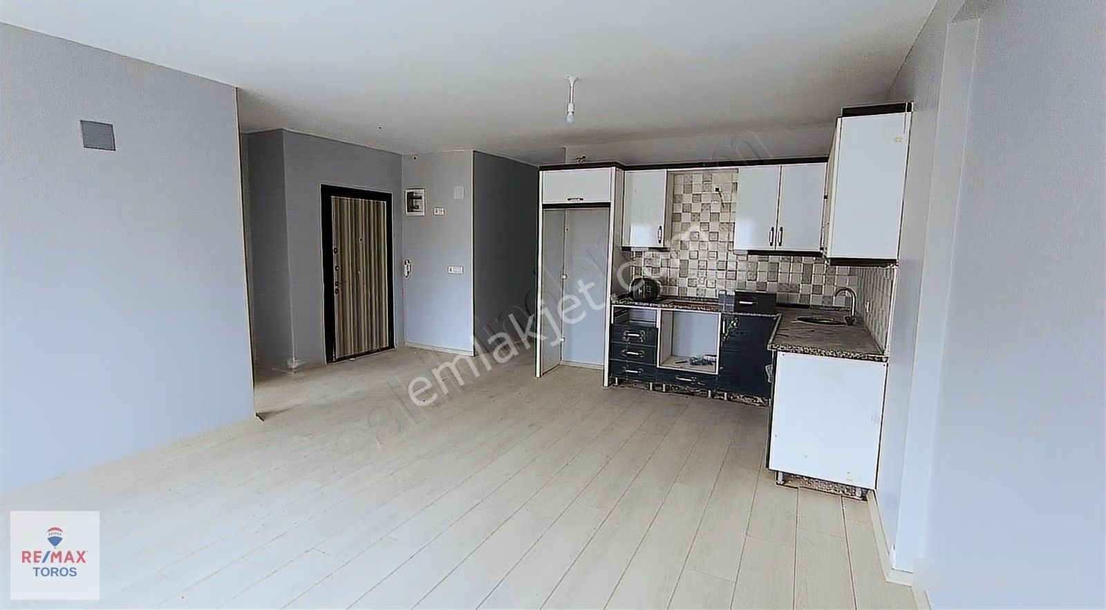 Remax Toros'tan Limonlu'da Denize Yakın 3+1 Fırsat Daire - Görsel 6