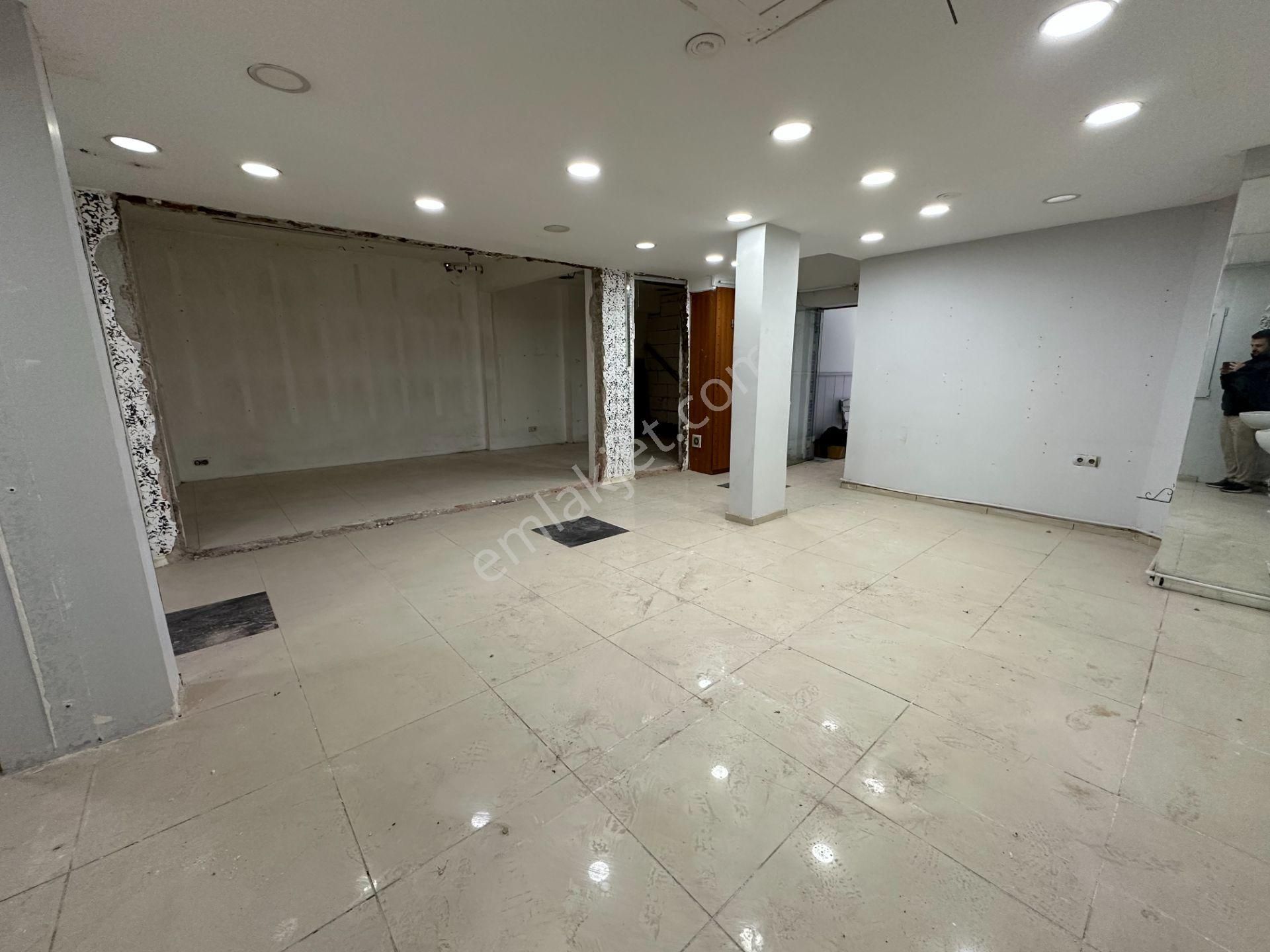 Laleli'de Yatırım Fırsatı !!! Giriş Kat 80 M2 Dükkan & Magaza - Görsel 3