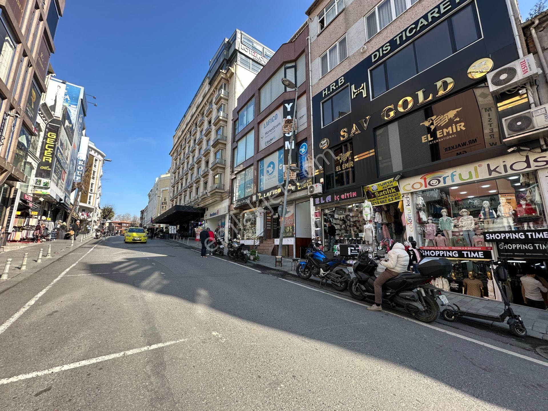 Laleli'de Yatırım Fırsatı !!! Giriş Kat 80 M2 Dükkan & Magaza - Görsel 18