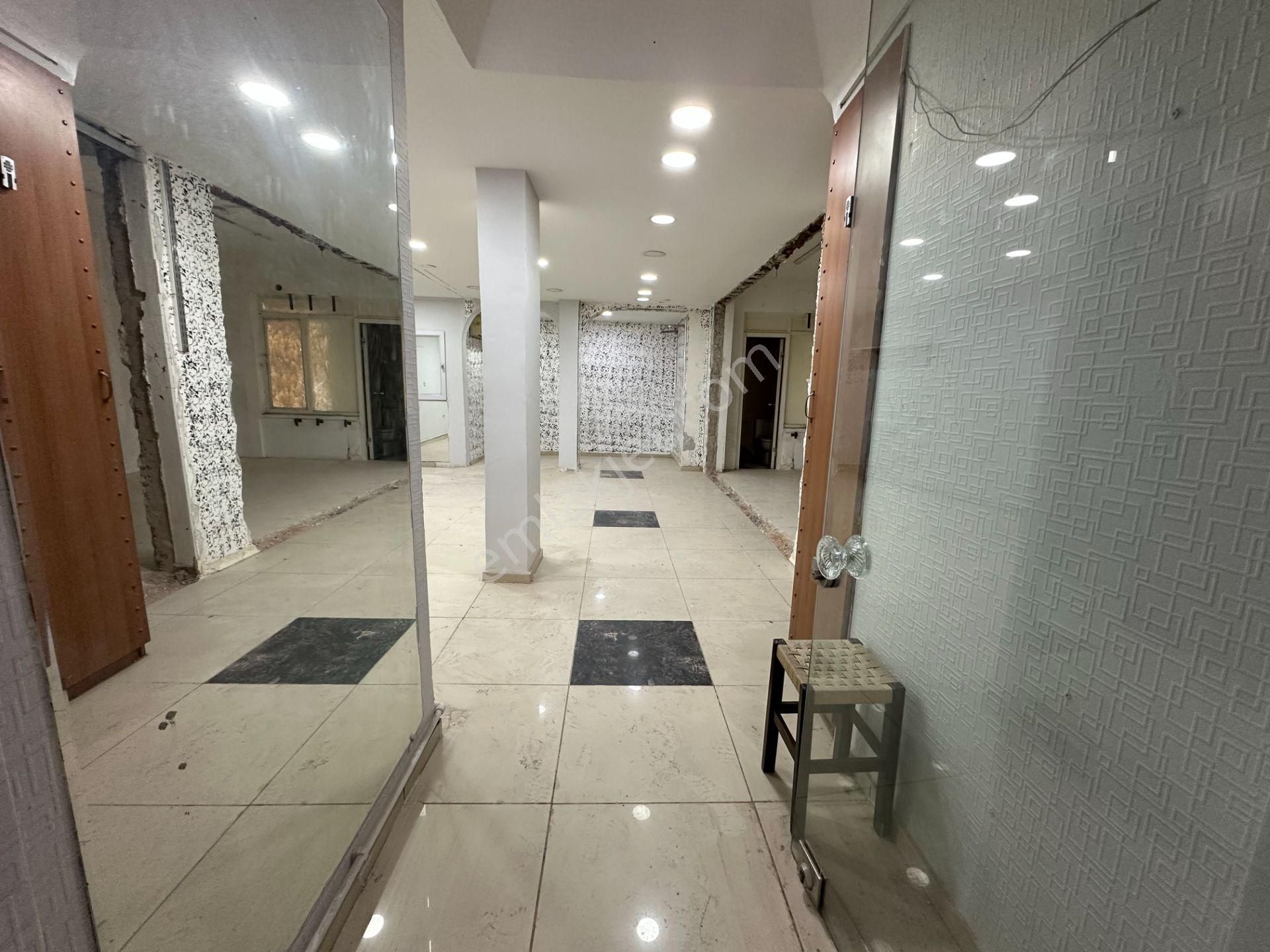 Laleli'de Yatırım Fırsatı !!! Giriş Kat 80 M2 Dükkan & Magaza - Görsel 15