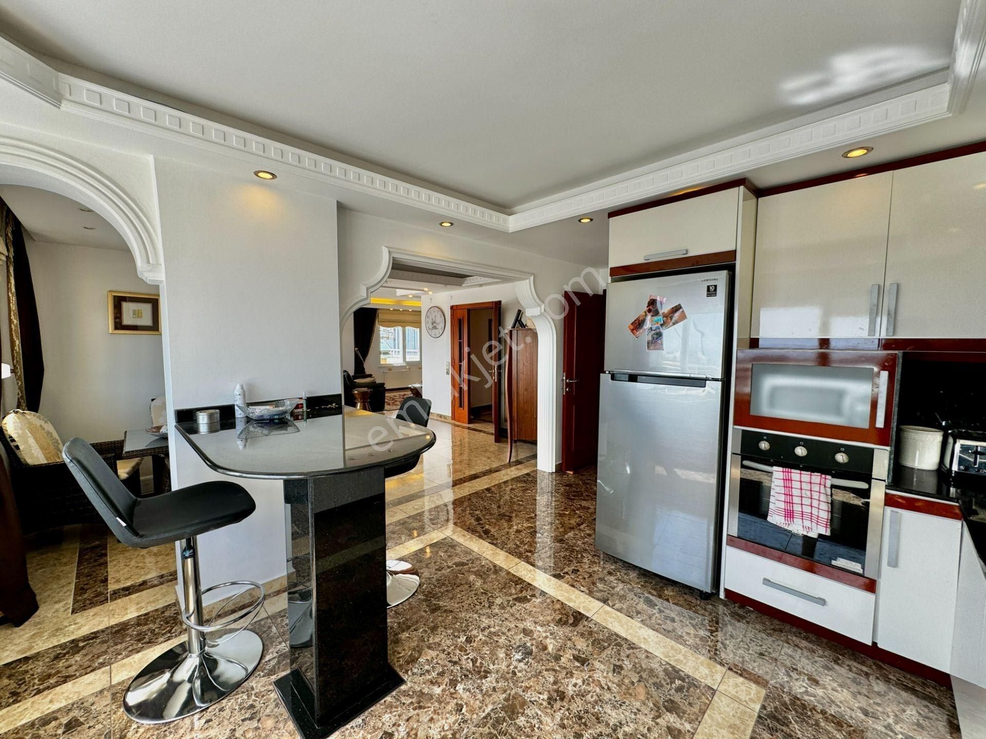 Alanya / Kleopatra’da Kale Ve Deniz Manzaralı 5+1 Satılık Daire - Görsel 9