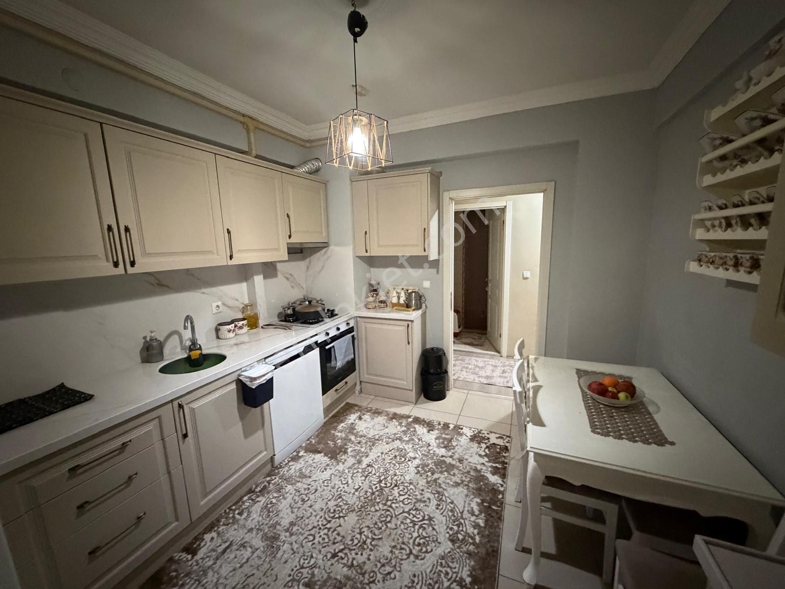 Küçükler Gayrimenkulden Karşıyaka Da Satılık Daire - Görsel 3