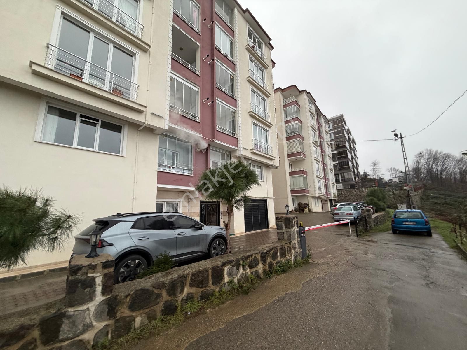 Küçükler Gayrimenkulden Karşıyaka Da Satılık Daire