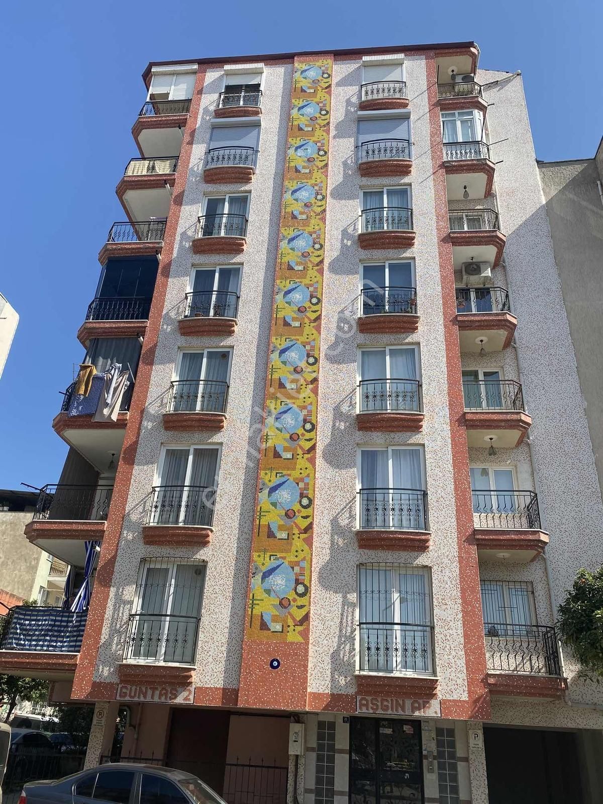 Meşrutiyet Mahallesinde Geniş Ferah Ara Kat 2+1 Satılık Daire