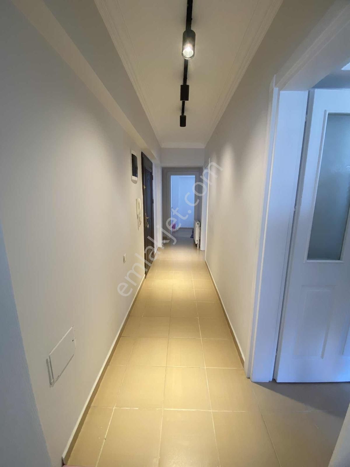 Meşrutiyet Mahallesinde Geniş Ferah Ara Kat 2+1 Satılık Daire - Görsel 10