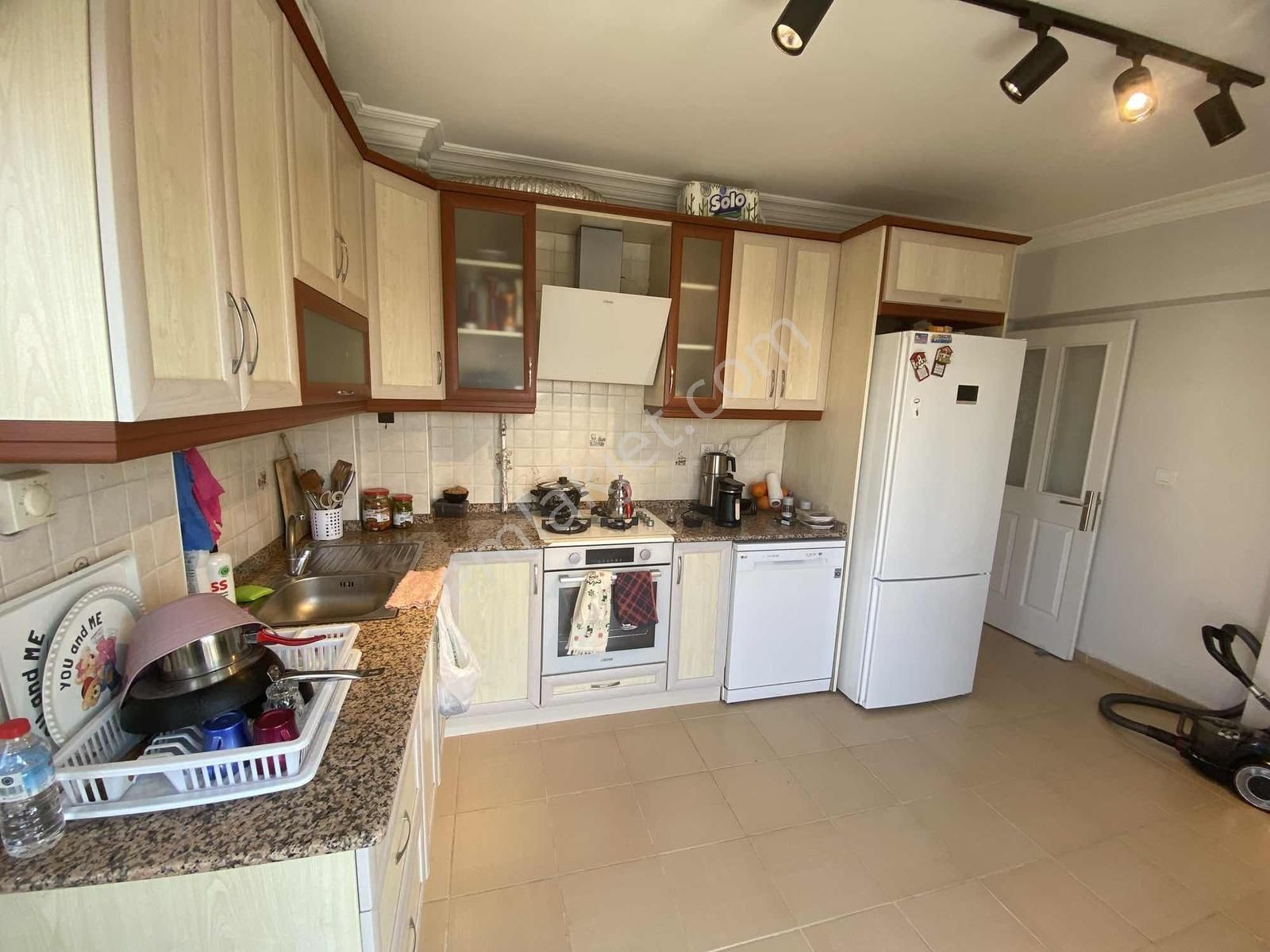 Meşrutiyet Mahallesinde Geniş Ferah Ara Kat 2+1 Satılık Daire - Görsel 3