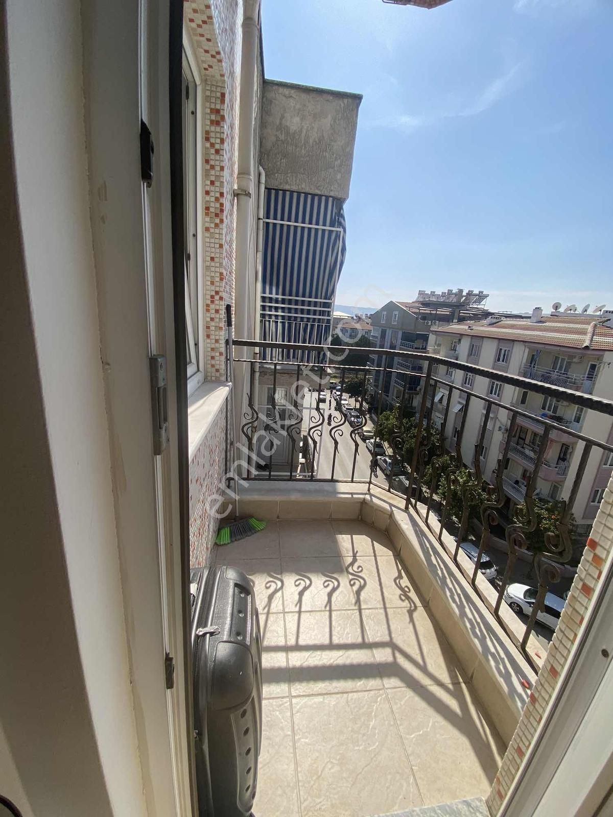 Meşrutiyet Mahallesinde Geniş Ferah Ara Kat 2+1 Satılık Daire - Görsel 18